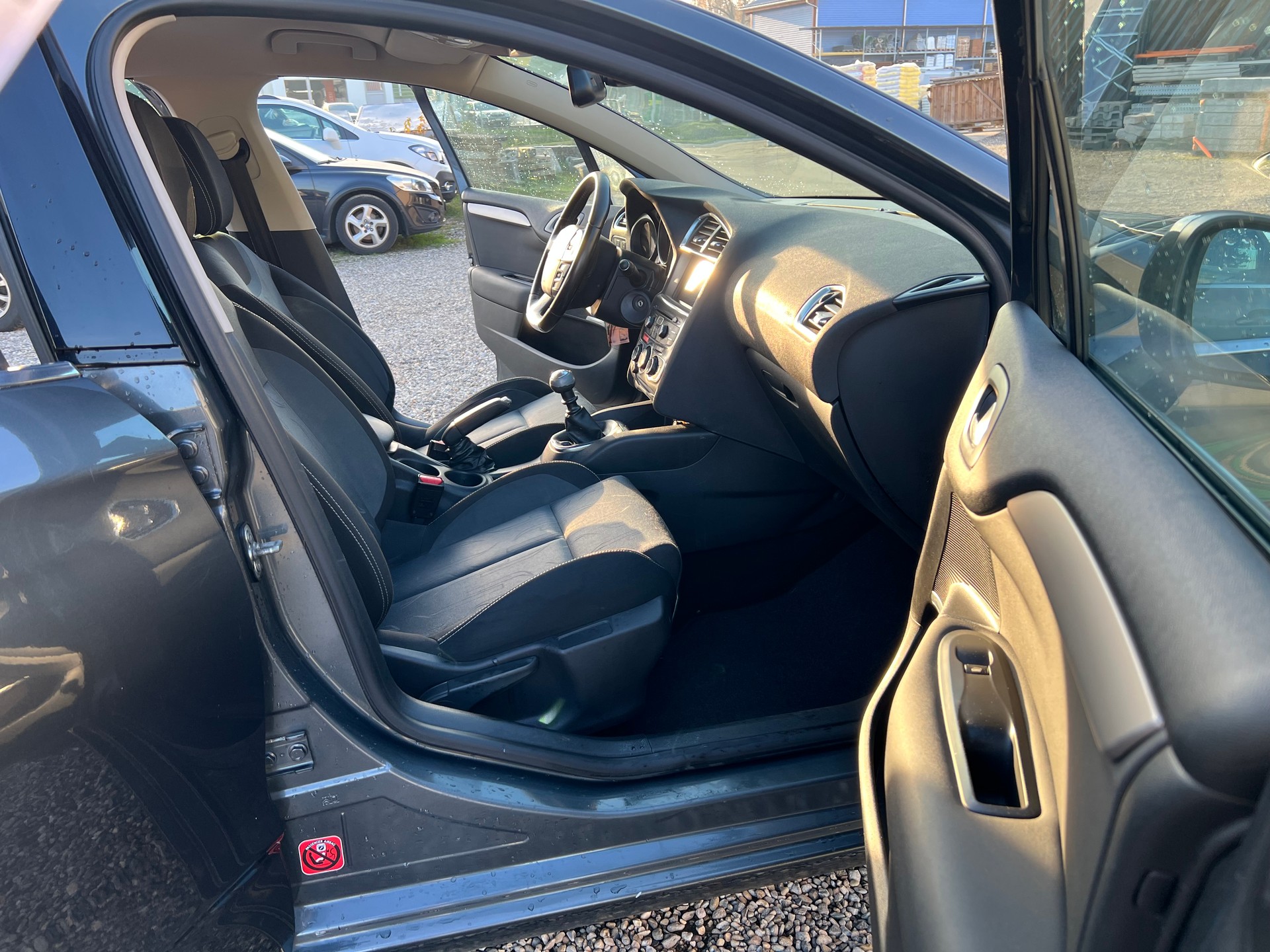 CITROEN C4 Berline 1.6 HDi Séduction-image-8