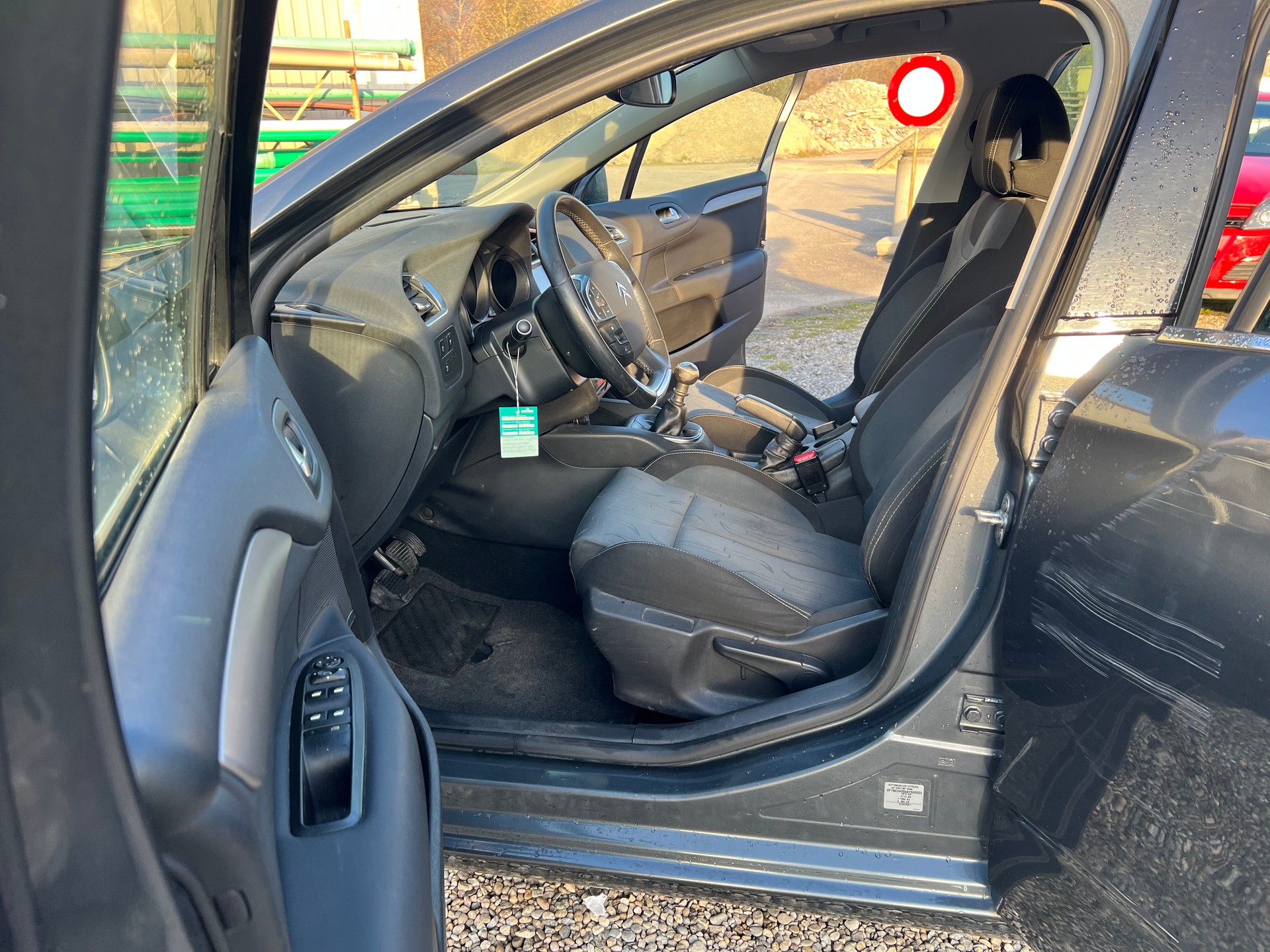 CITROEN C4 Berline 1.6 HDi Séduction-image-7