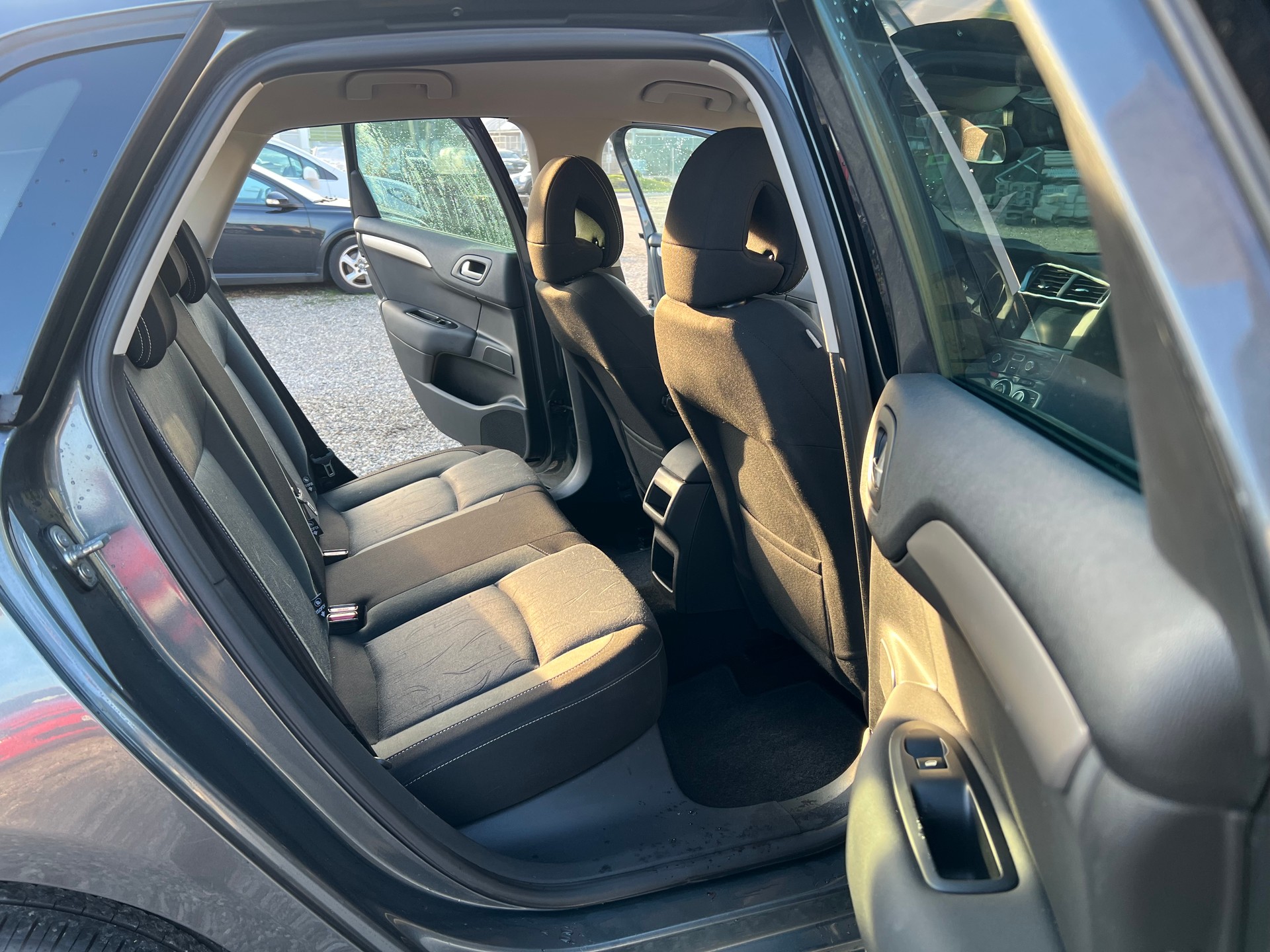 CITROEN C4 Berline 1.6 HDi Séduction-image-10