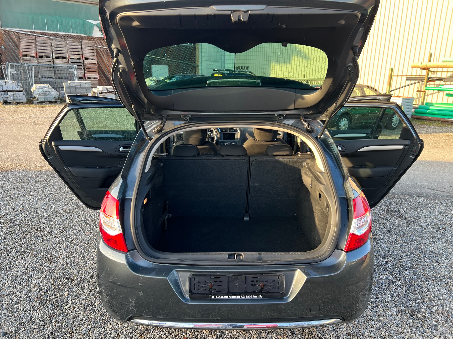 CITROEN C4 Berline 1.6 HDi Séduction-image-12