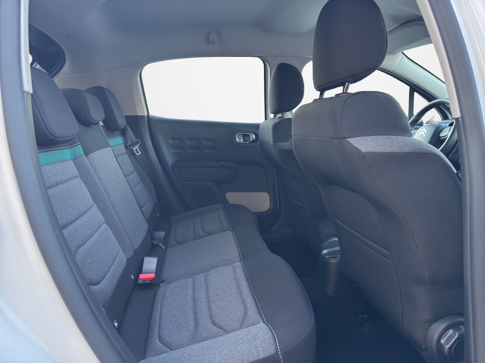 CITROEN C3 1.2i PureTech Swiss Edition EAT6-image-14