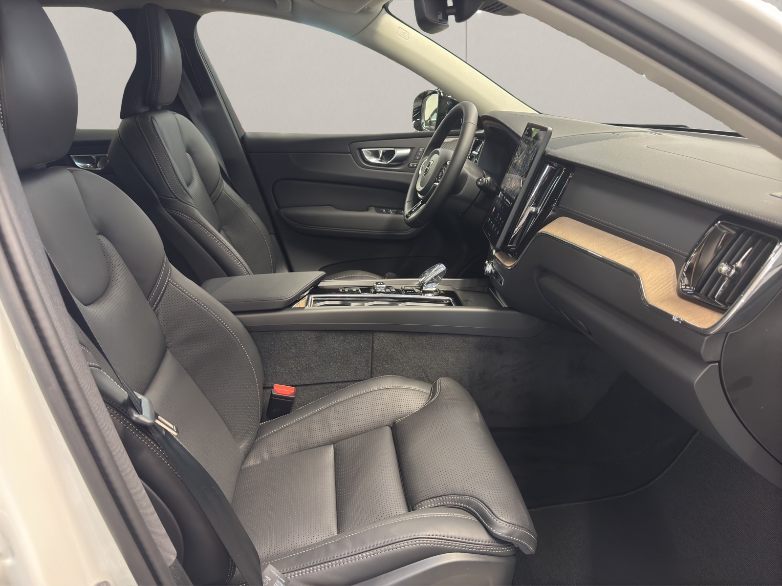 VOLVO XC60 2.0 T8 TE Ultra Dark eAWD-image-15