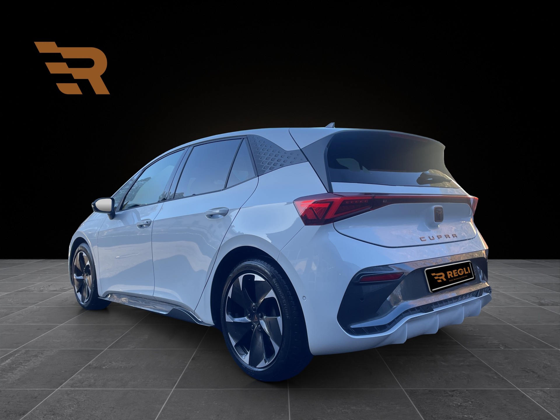CUPRA Born 59 kWh Edge-showroom-element-2