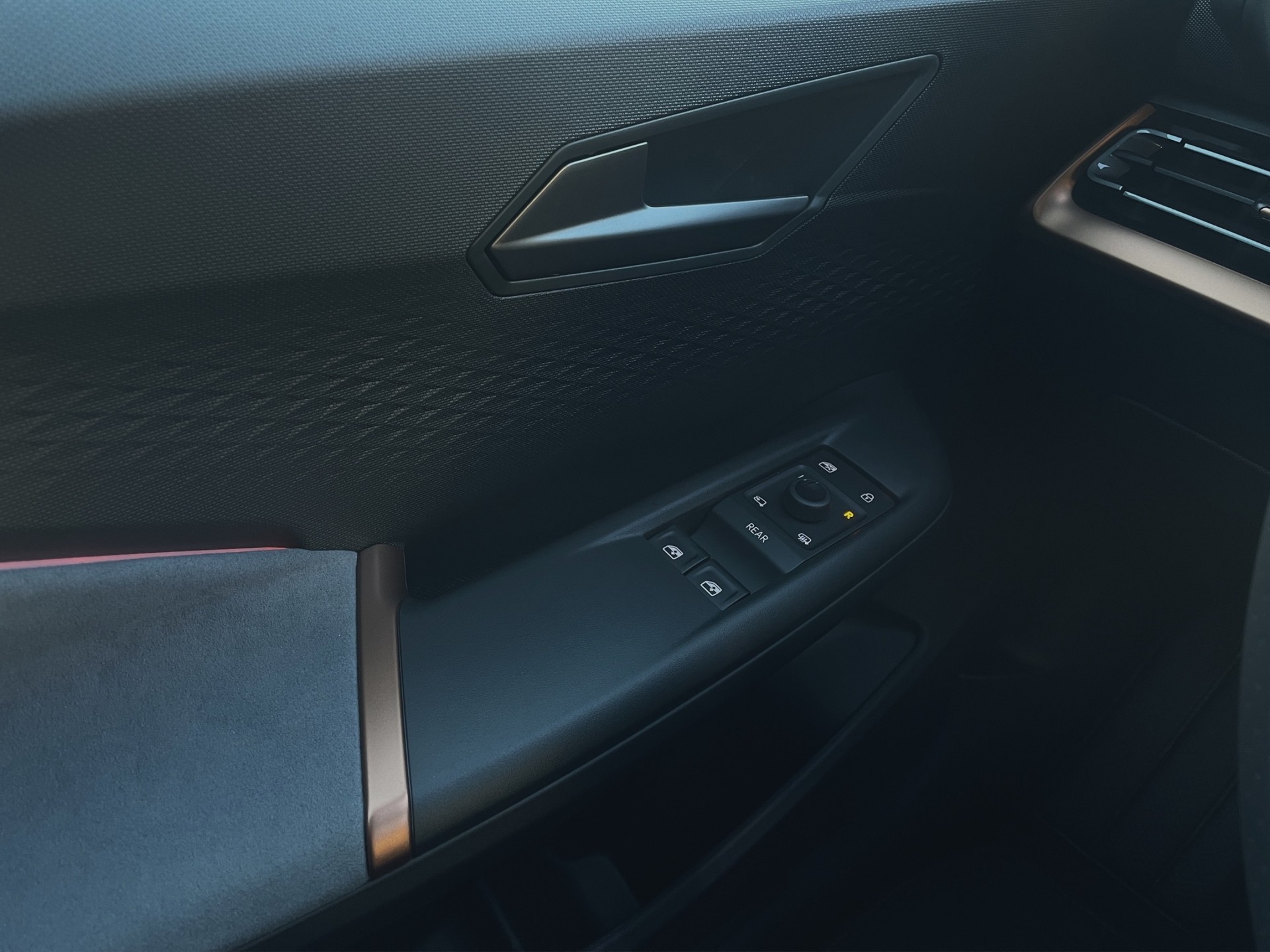 CUPRA Born 59 kWh Edge-image-11