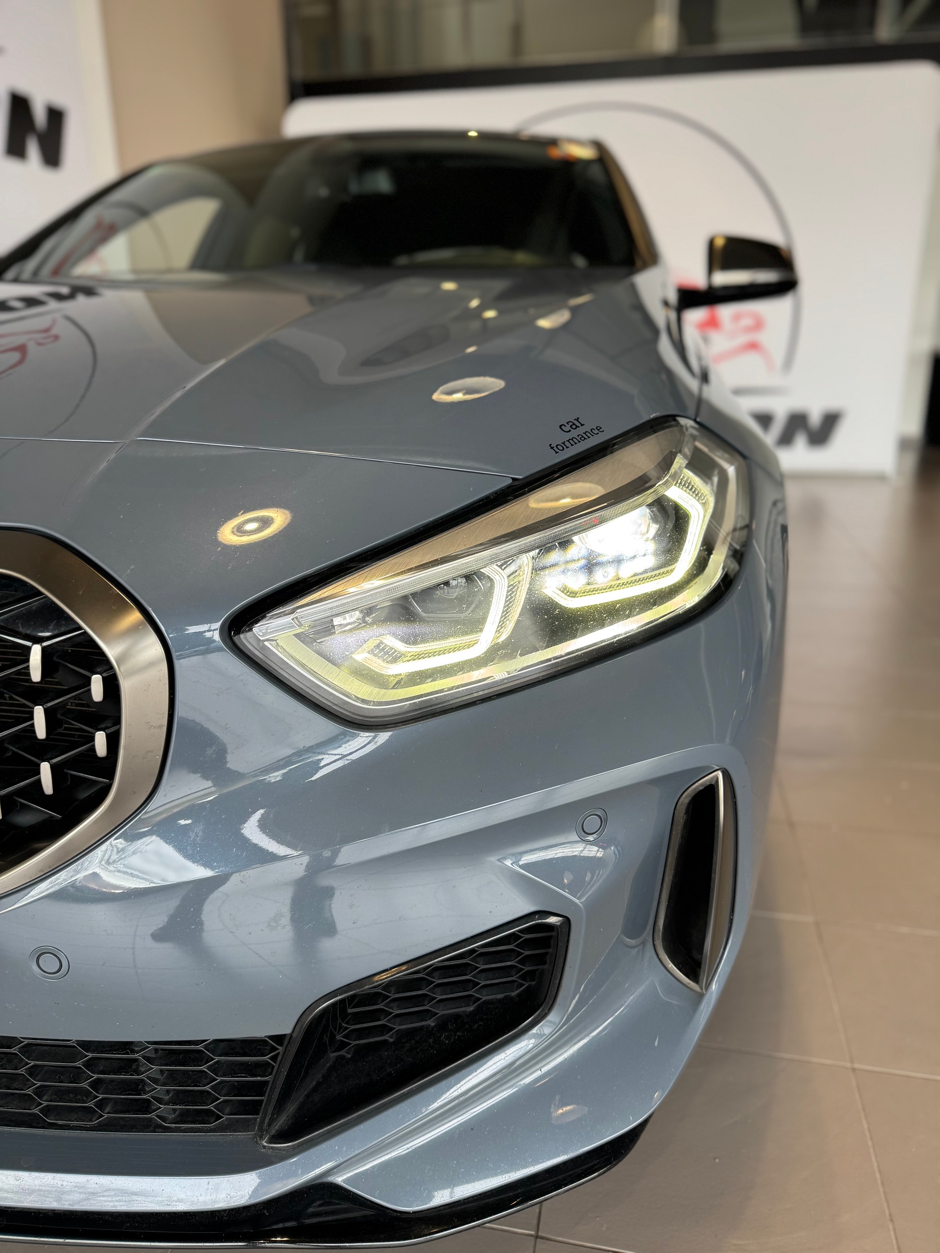 BMW M135i xDrive Steptronic-image-10