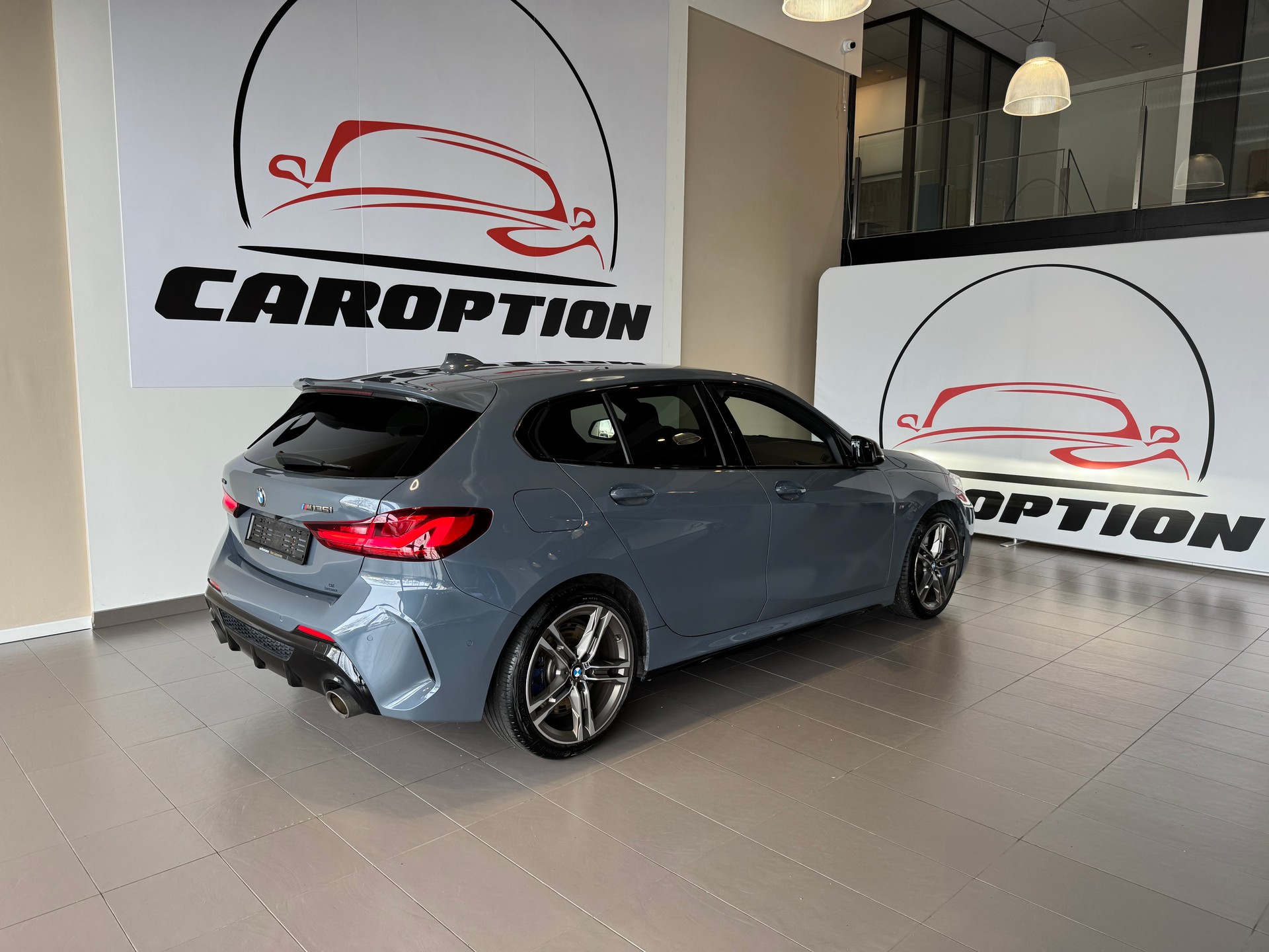 BMW M135i xDrive Steptronic-image-12