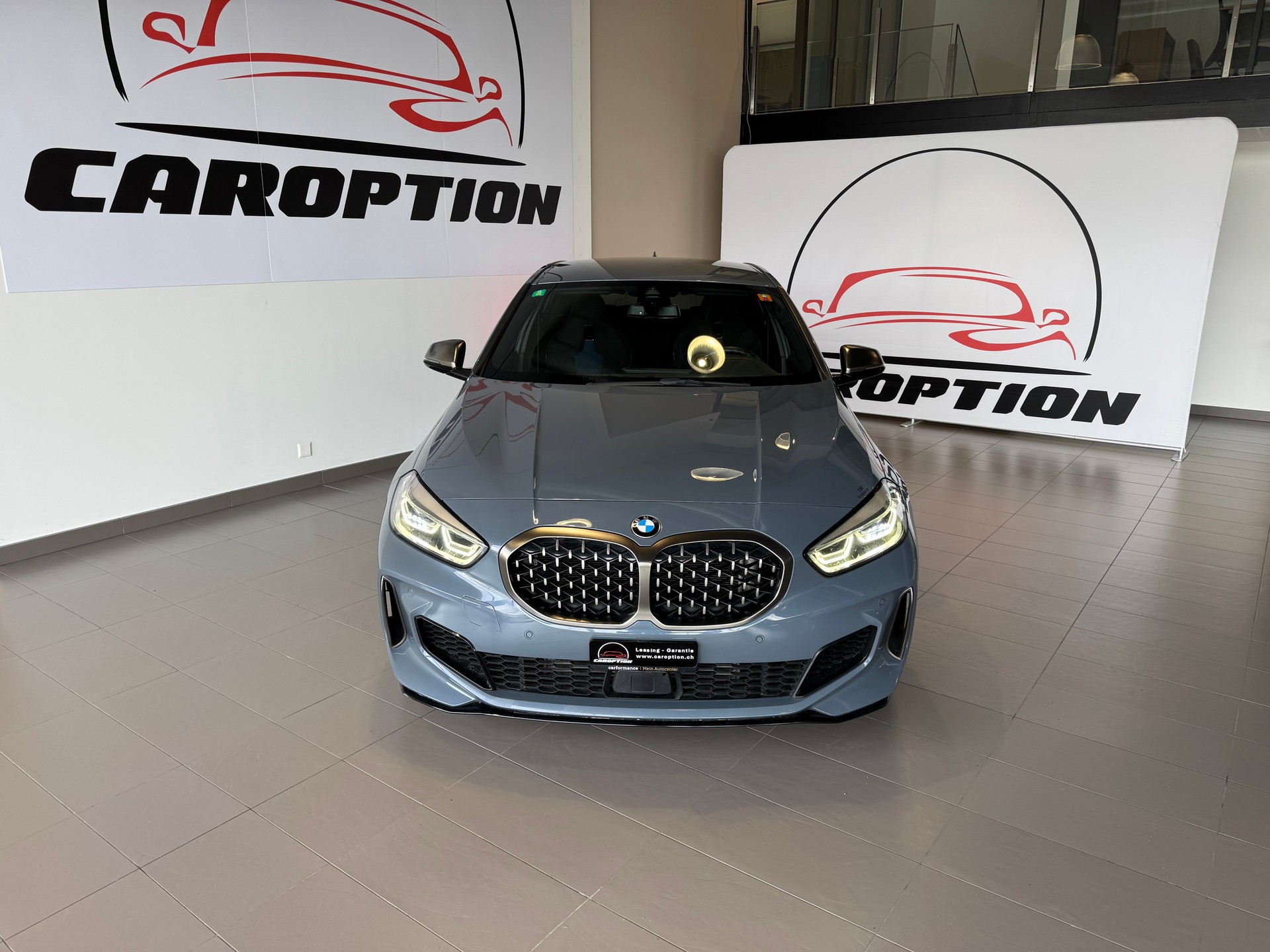 BMW M135i xDrive Steptronic-image-3