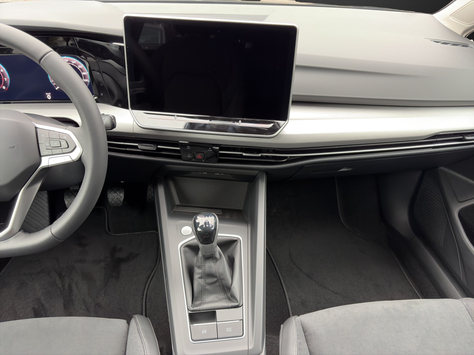 VW Golf 1.5 TSI Basis-image-11