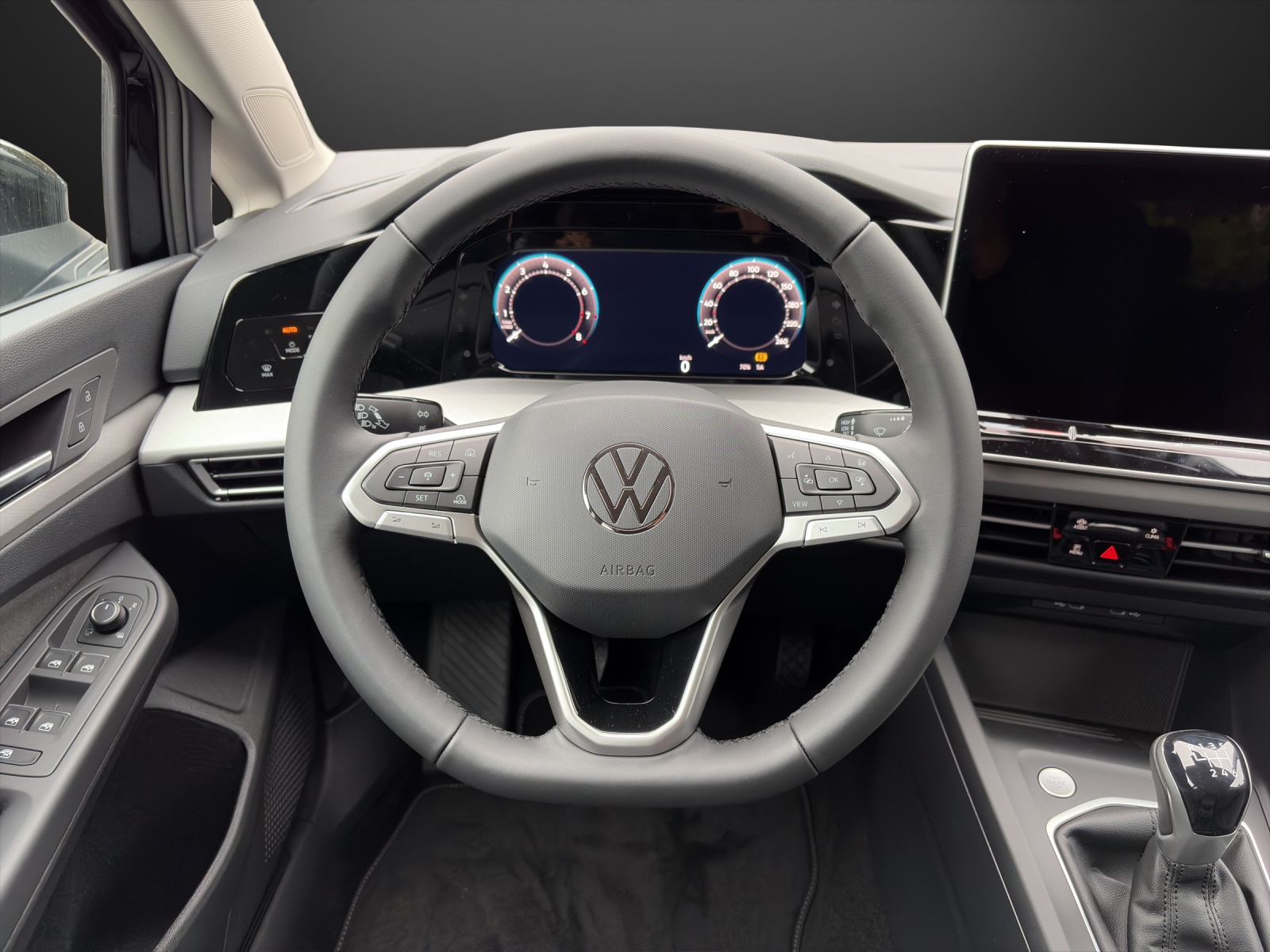 VW Golf 1.5 TSI Basis-image-10