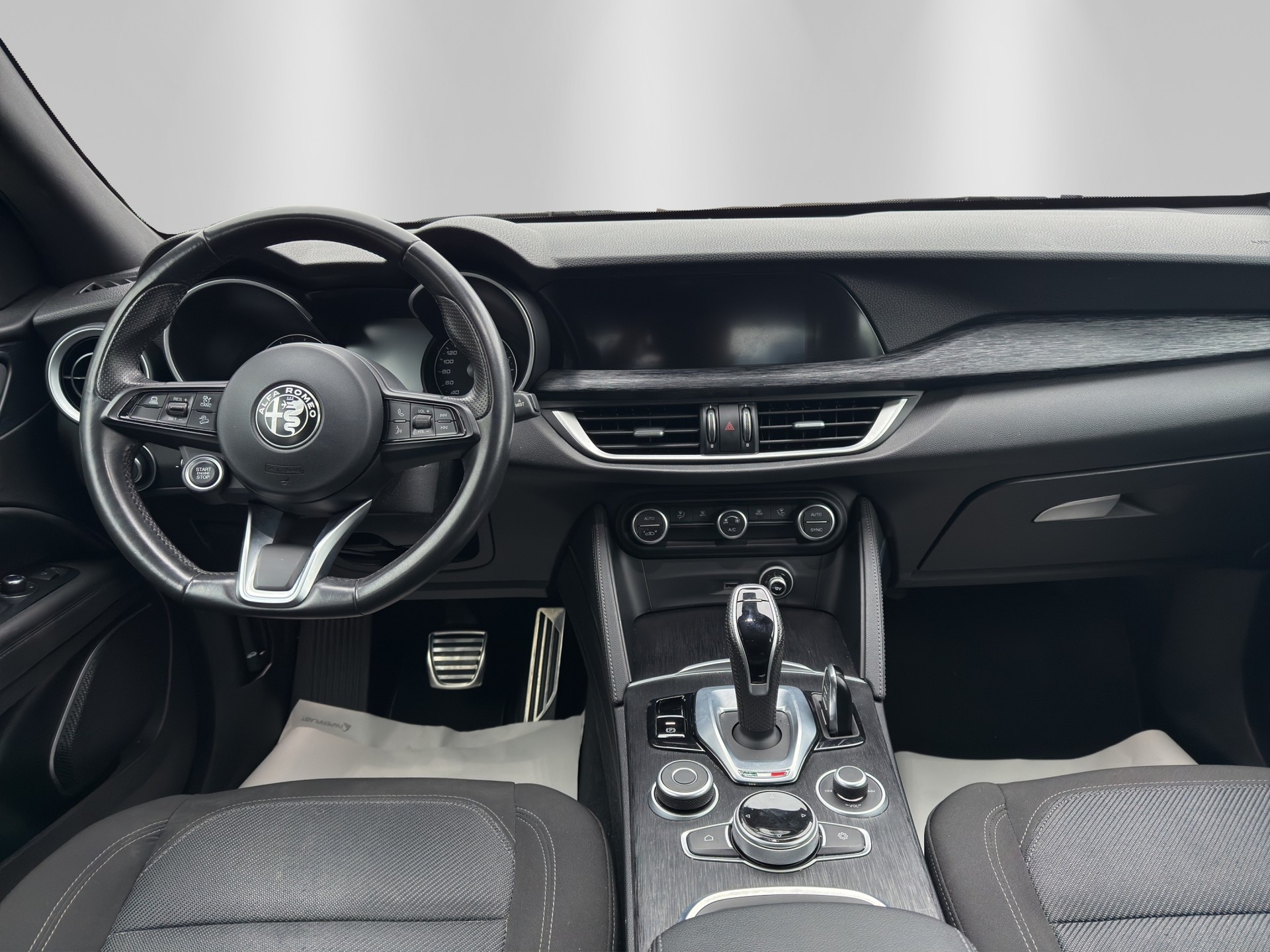 ALFA ROMEO Stelvio 2.0 Sprint Q4 Automatic-image-8
