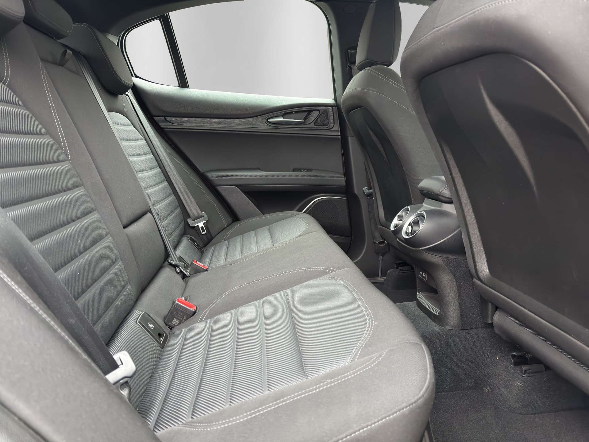 ALFA ROMEO Stelvio 2.0 Sprint Q4 Automatic-image-14