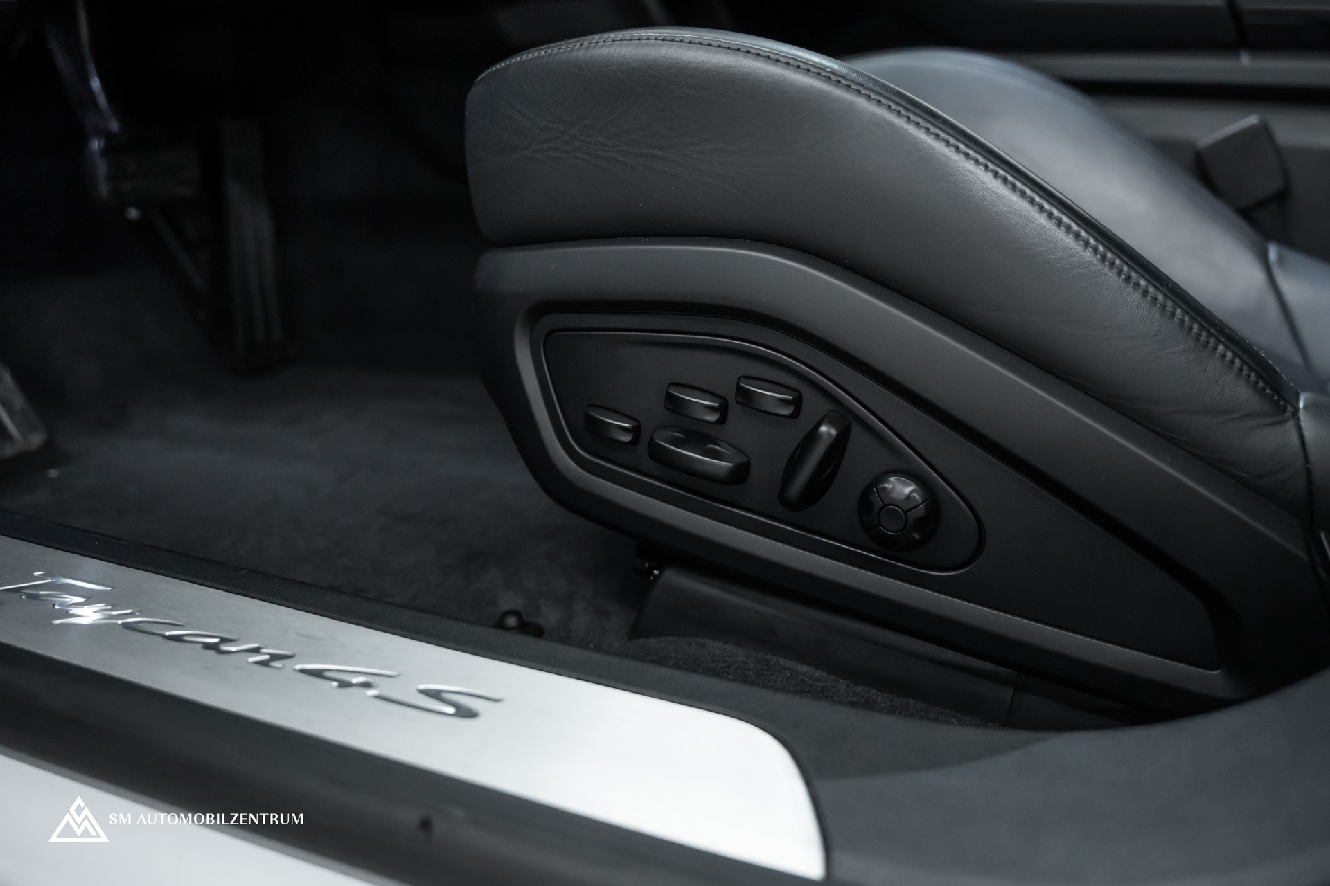 PORSCHE Taycan 4S Performance Batterie / Panorama / 360° / Hinterachslenkung / Bose-image-21
