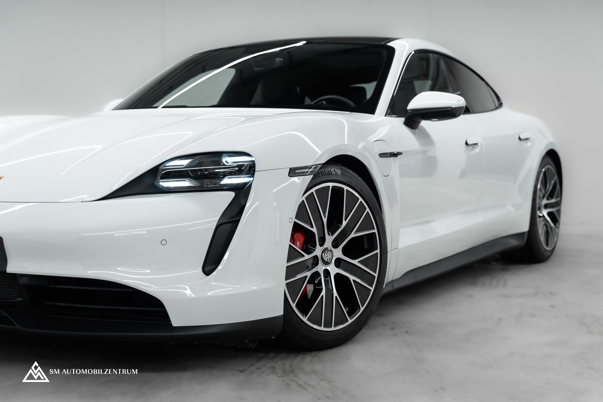 PORSCHE Taycan 4S Performance Batterie / Panorama / 360° / Hinterachslenkung / Bose-showroom-element-2