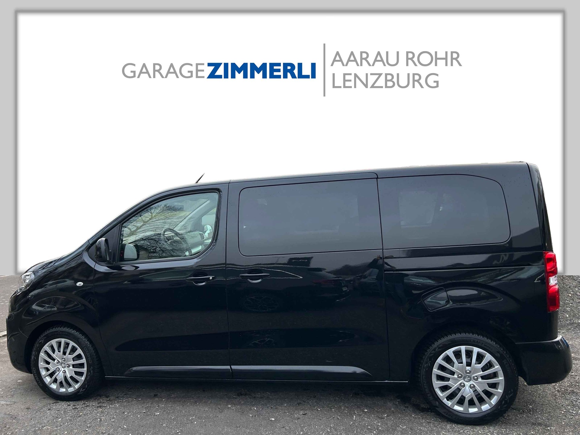 PEUGEOT Traveller 2.0 BlueHDi Business Standard EAT8-image-1