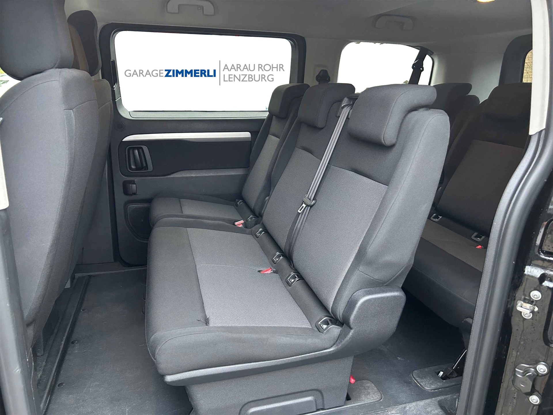 PEUGEOT Traveller 2.0 BlueHDi Business Standard EAT8-image-6