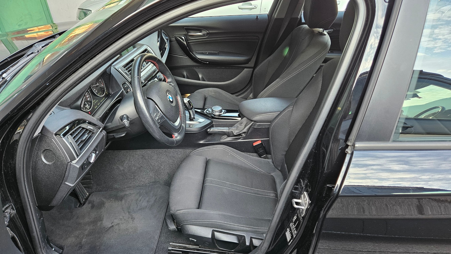 BMW 118d Steptronic Sport Line-image-8