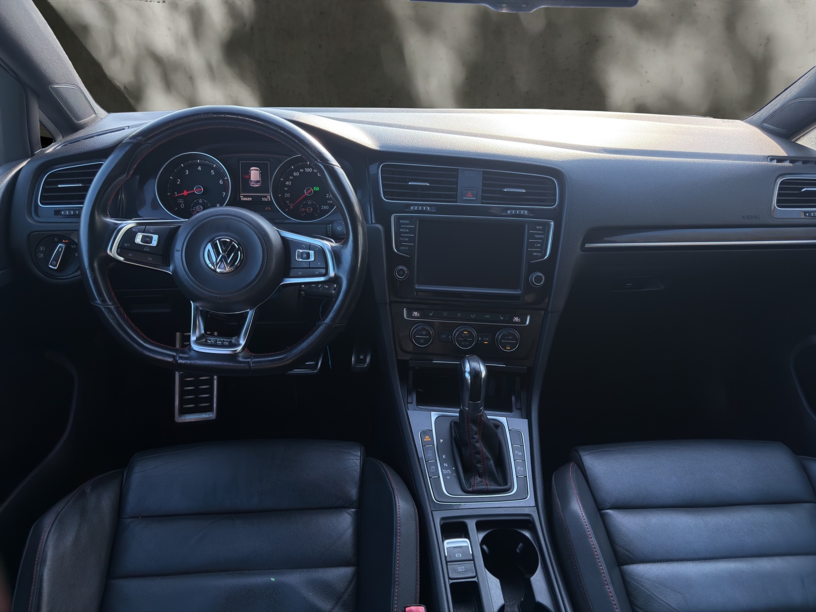 VW Golf 2.0 TSI GTI Performance DSG-image-12