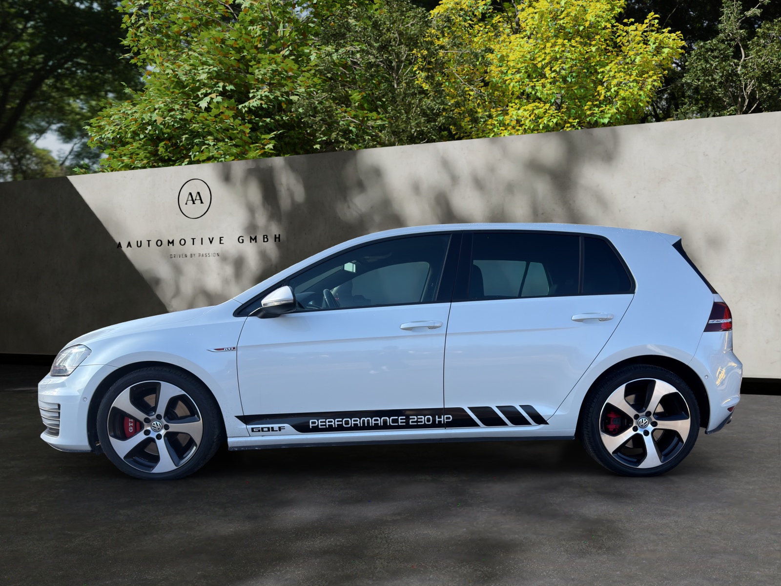 VW Golf 2.0 TSI GTI Performance DSG-image-2