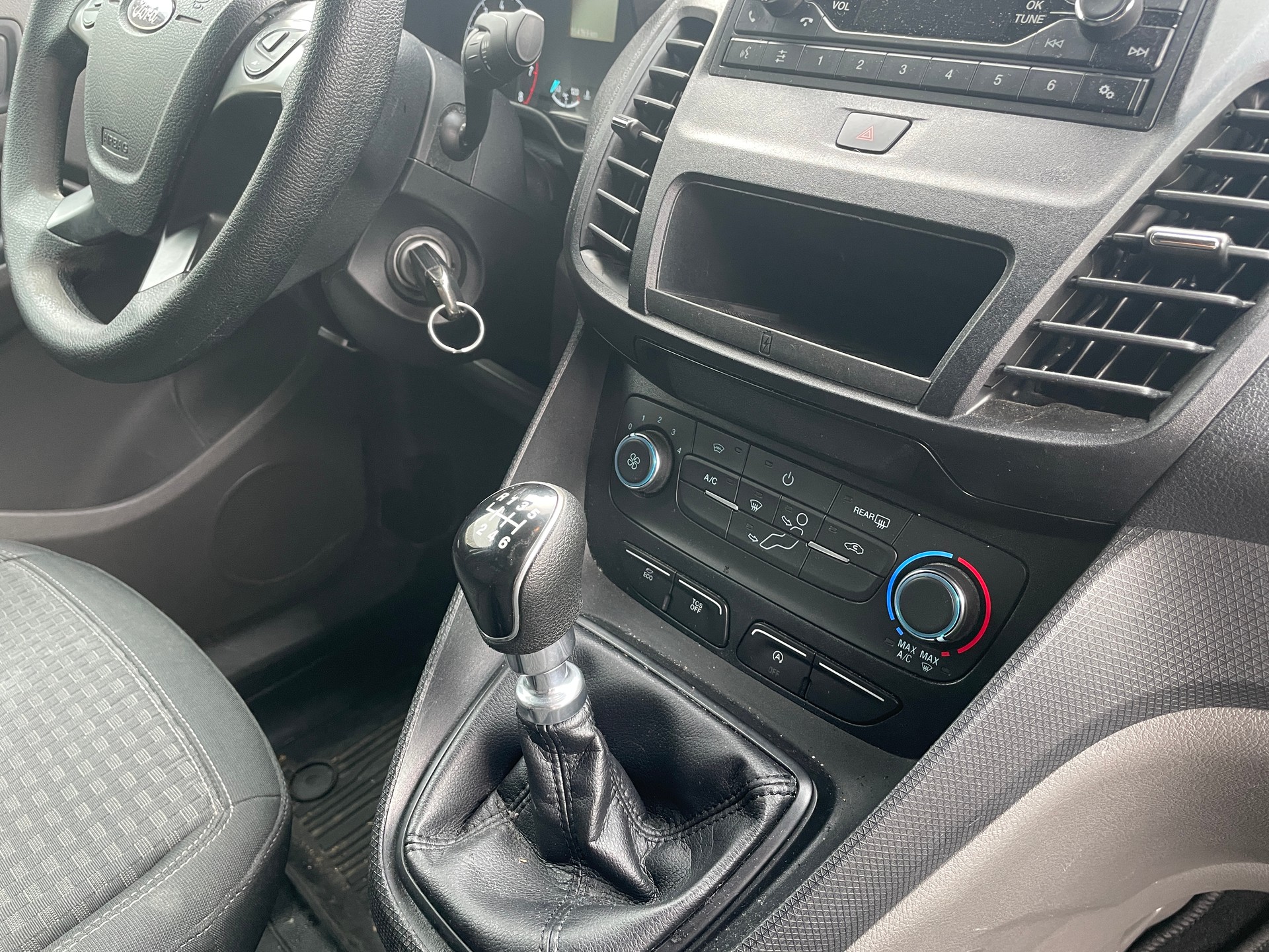 FORD Transit Connect Van T200 1.0 EcoBoost Ambiente-image-7