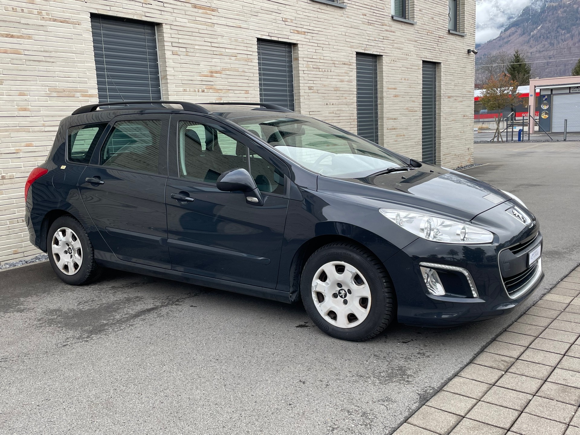 PEUGEOT 308 SW 1.6 HDI Business EGS6-image-6