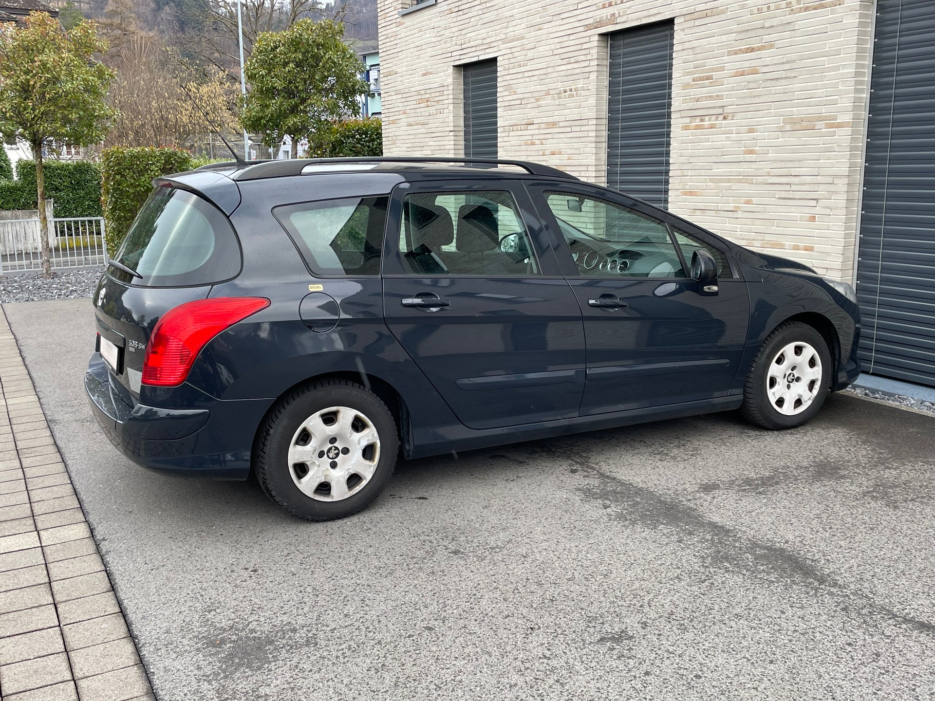 PEUGEOT 308 SW 1.6 HDI Business EGS6-image-9