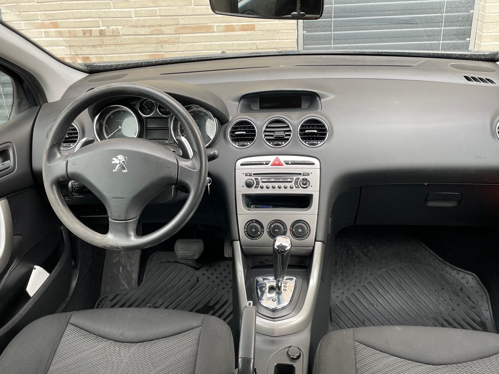 PEUGEOT 308 SW 1.6 HDI Business EGS6-image-15