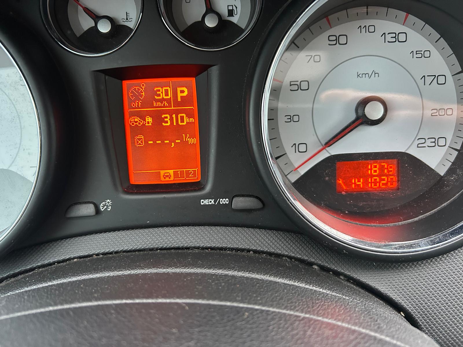 PEUGEOT 308 1.6 16V T XSI Automatic-image-11