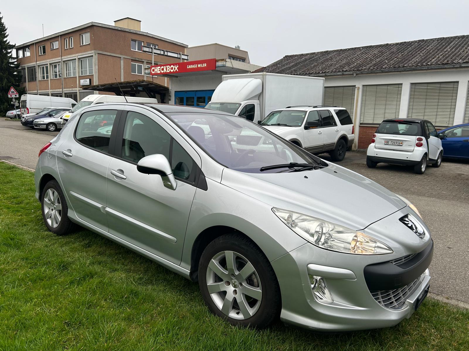 PEUGEOT 308 1.6 16V T XSI Automatic-image-4