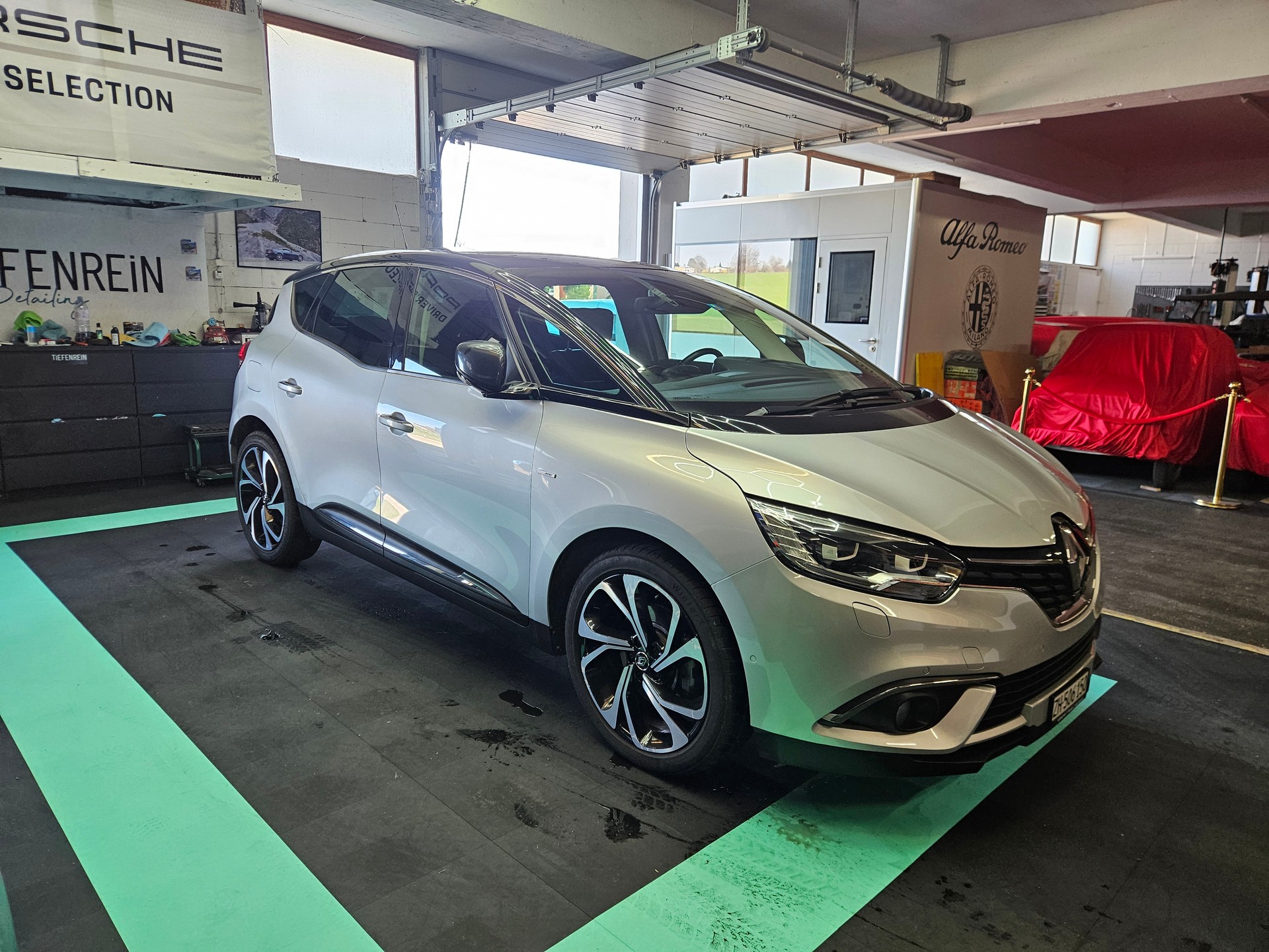RENAULT Scénic 1.6 dCi Bose EDC-image-0