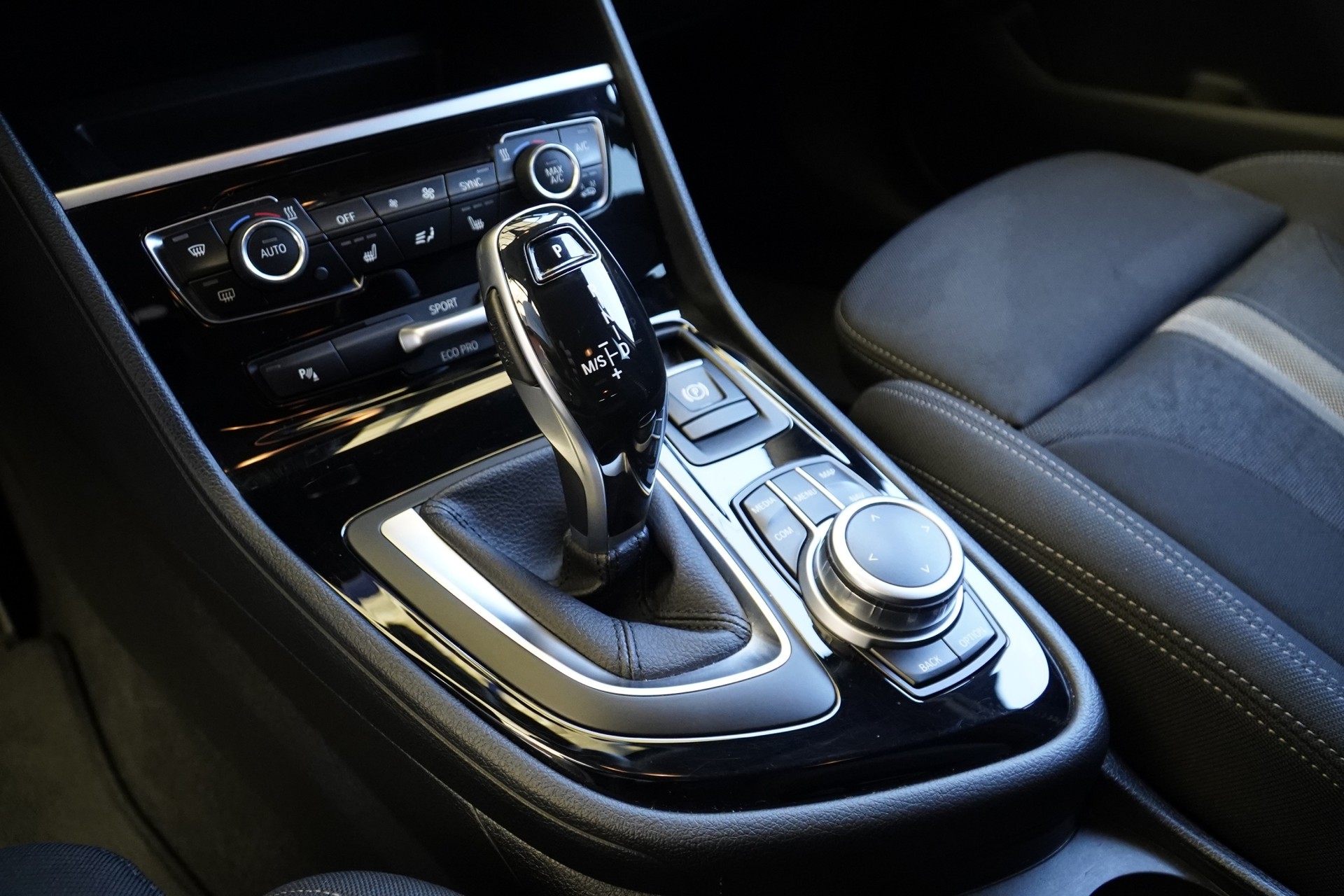 BMW 218d xDrive Gran Tourer Steptronic Fleet Edition *CH Fahrzeug & AHK*-image-8