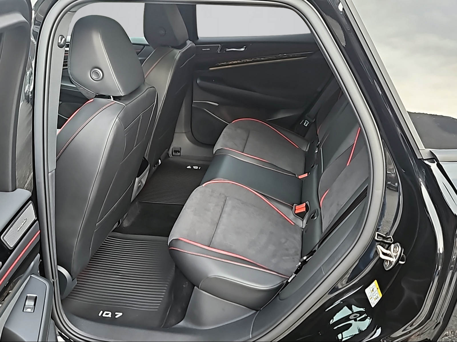 VW ID.7 Tourer GTX 86 kWh GTX United 4 Motion-image-4
