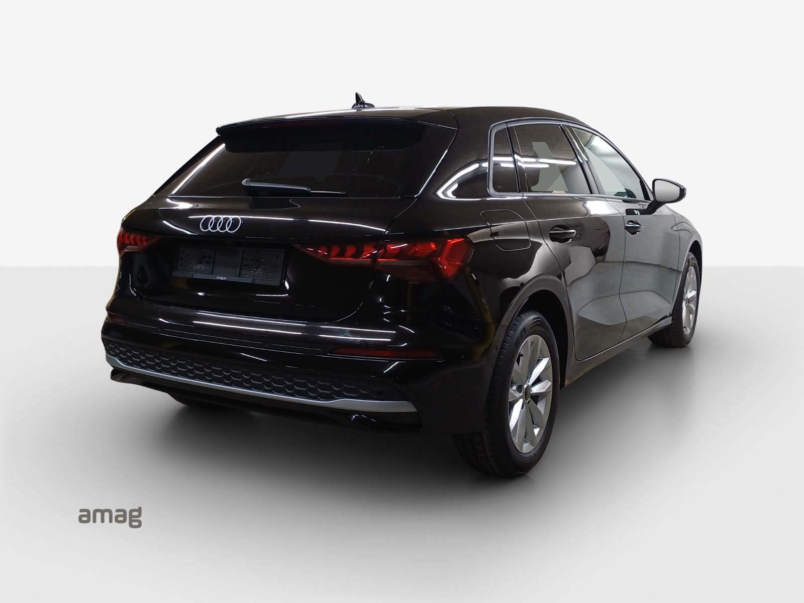 AUDI A3 Sportback TFSI 110 kW Attraction S tronic-image-4