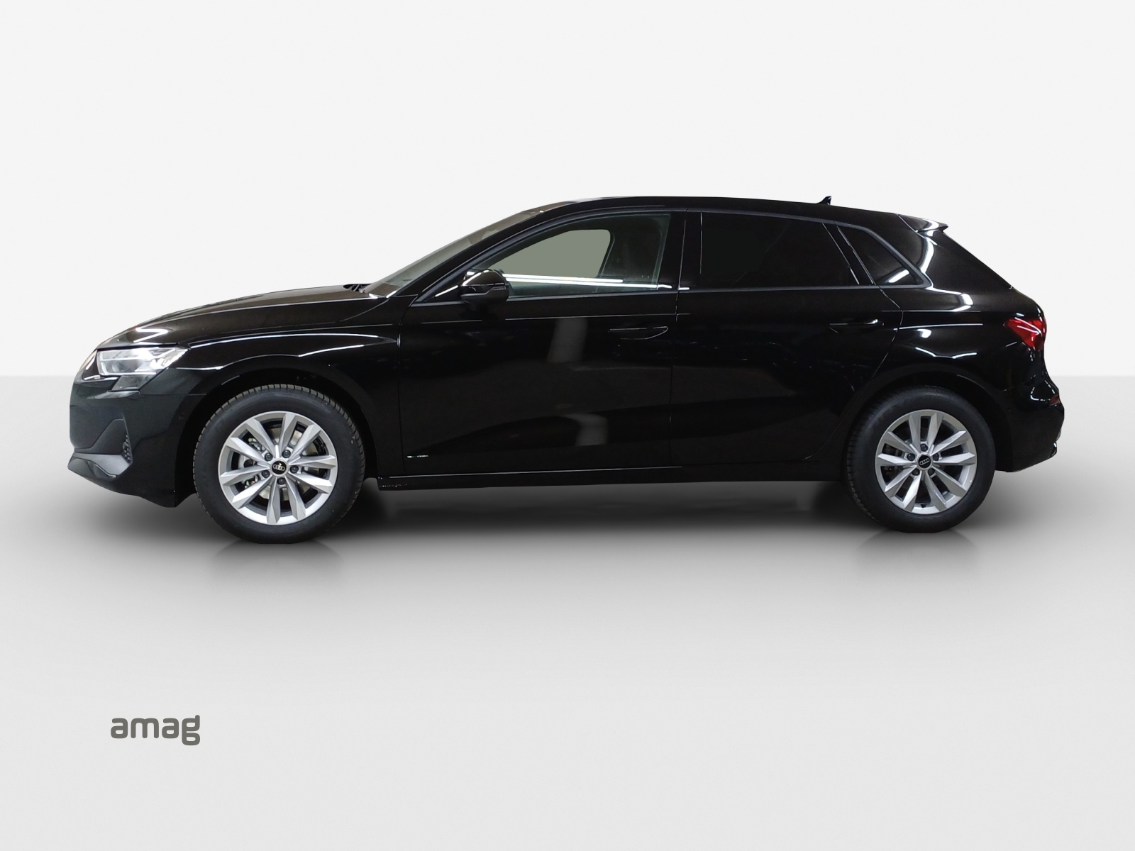 AUDI A3 Sportback TFSI 110 kW Attraction S tronic-image-1