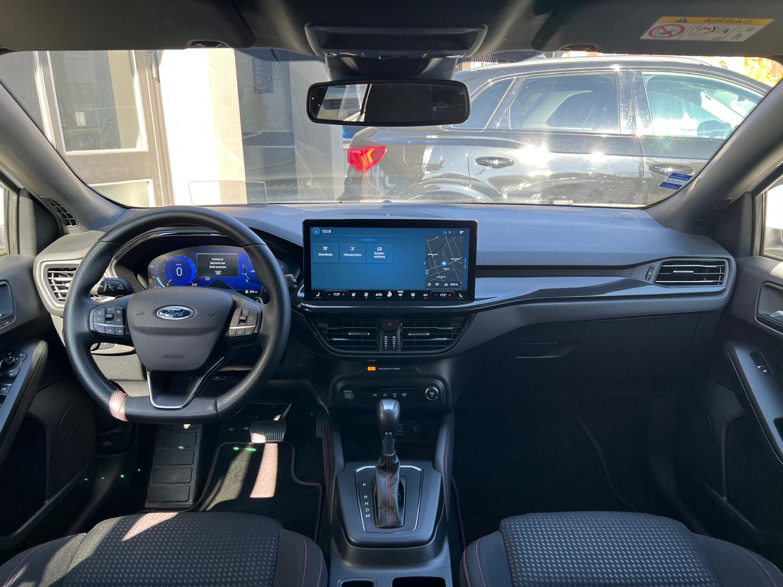 FORD Focus 1.0i EcoB Hybrid 155 ST-Line X-image-6