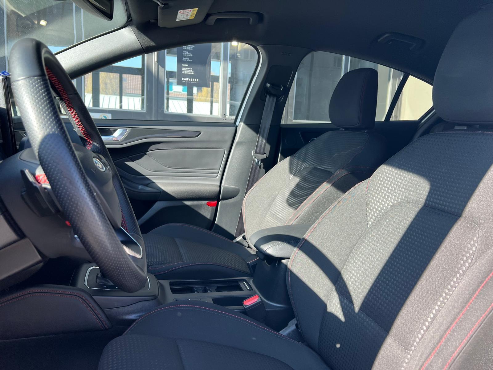 FORD Focus 1.0i EcoB Hybrid 155 ST-Line X-image-7
