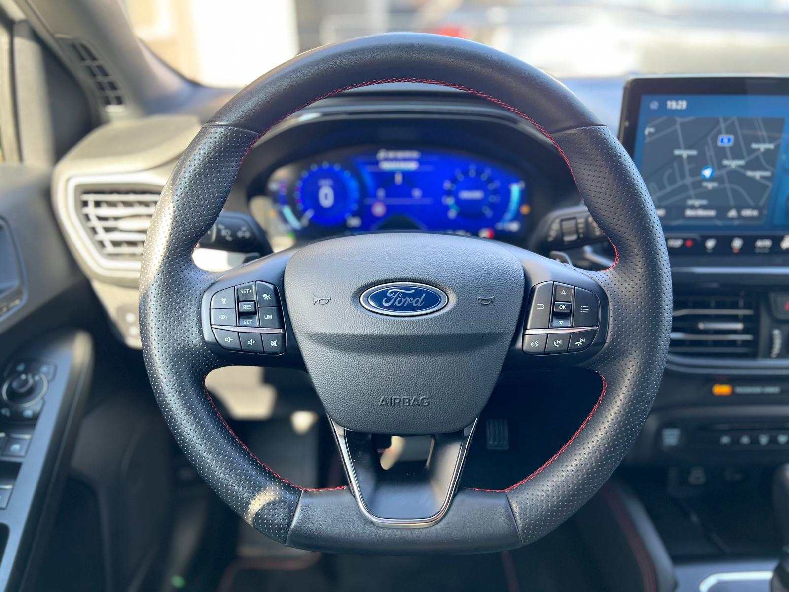 FORD Focus 1.0i EcoB Hybrid 155 ST-Line X-image-9