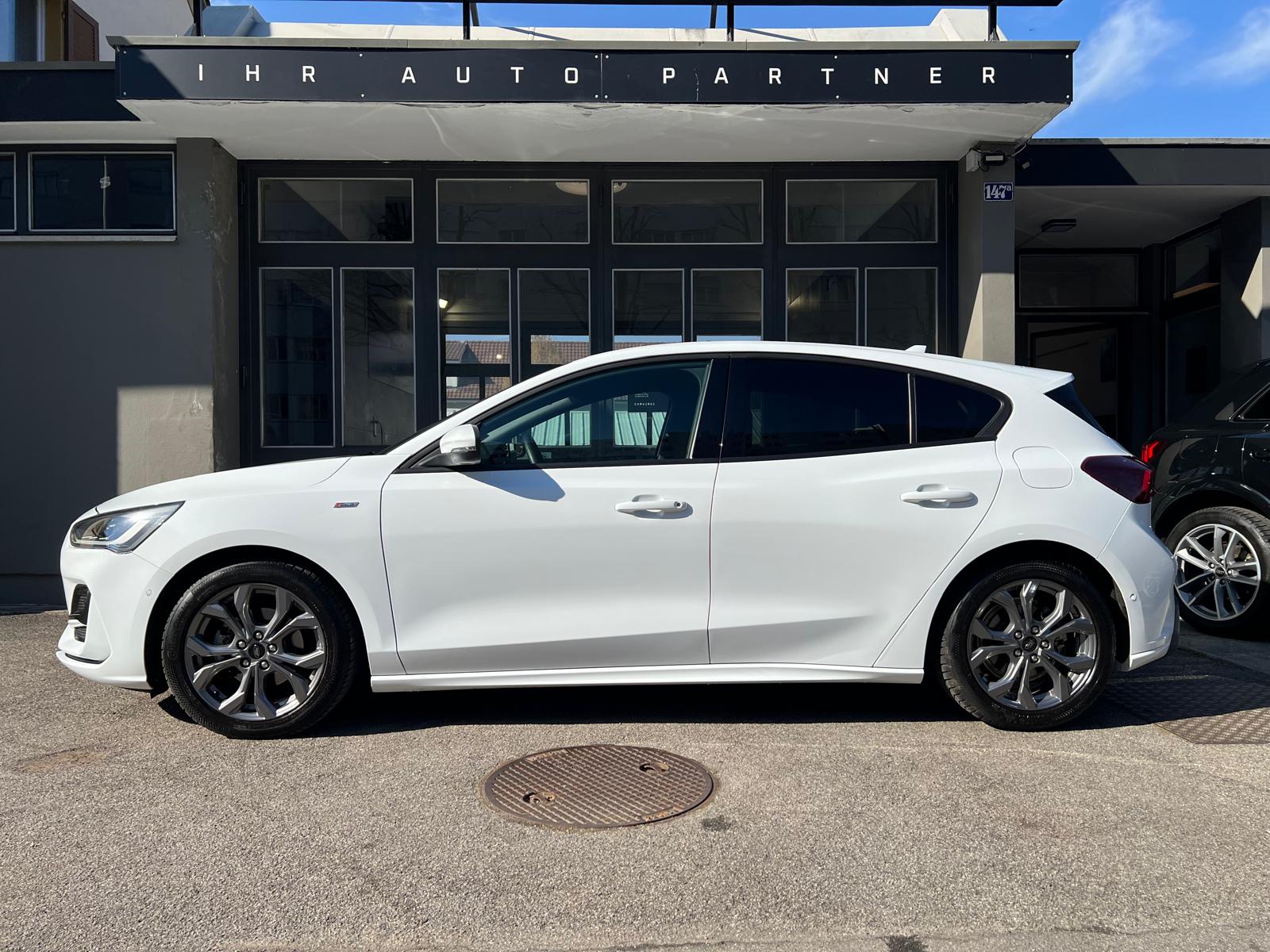 FORD Focus 1.0i EcoB Hybrid 155 ST-Line X-image-2