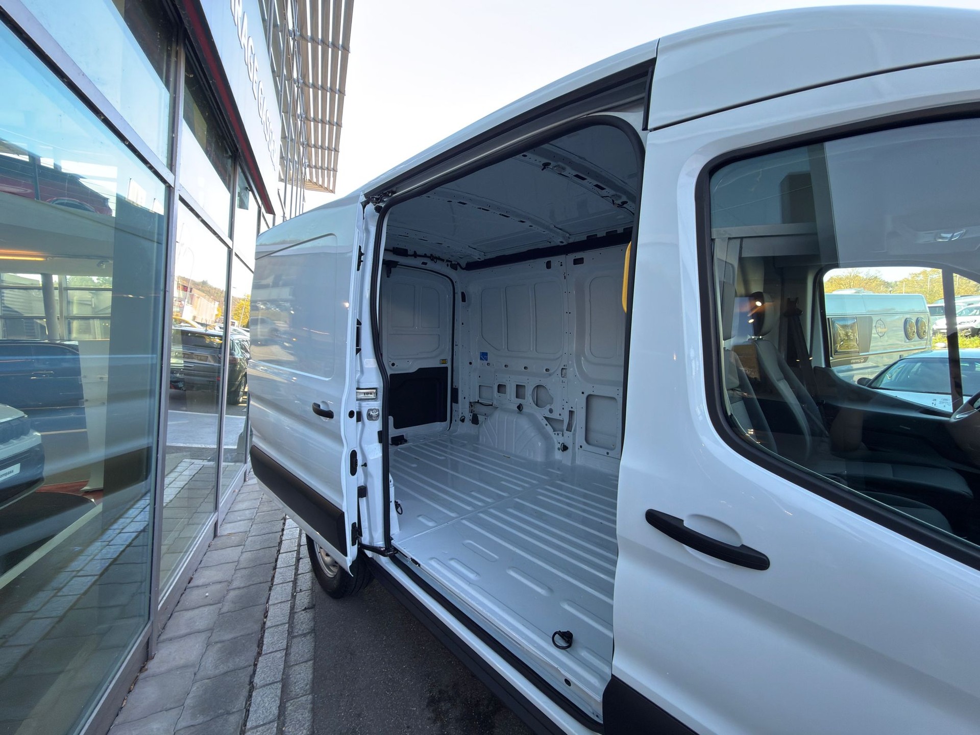 FORD Transit Van 350 L2 Trend 2.0 TDCi 130 HD FWD-image-5