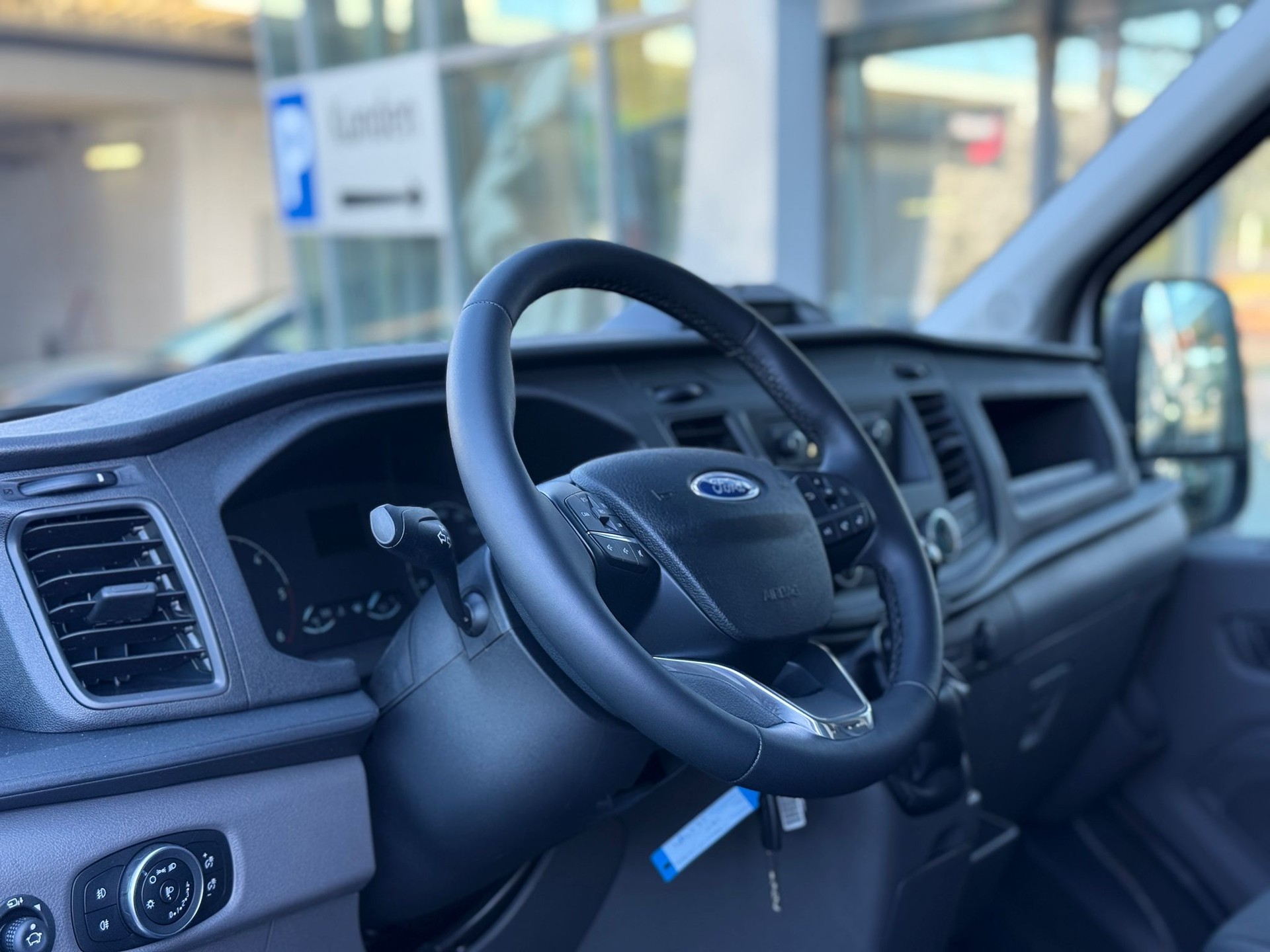 FORD Transit Van 350 L2 Trend 2.0 TDCi 130 HD FWD-image-7