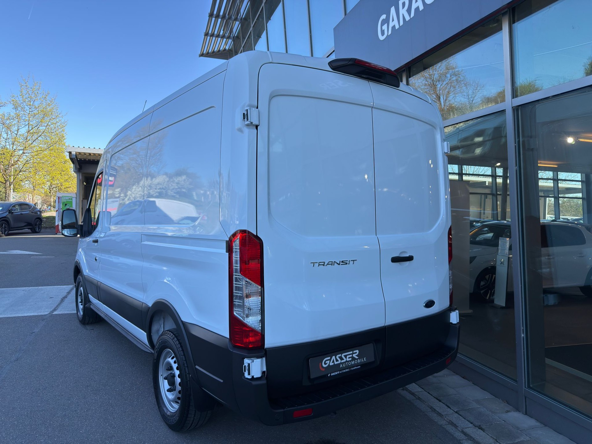 FORD Transit Van 350 L2 Trend 2.0 TDCi 130 HD FWD-showroom-element-3
