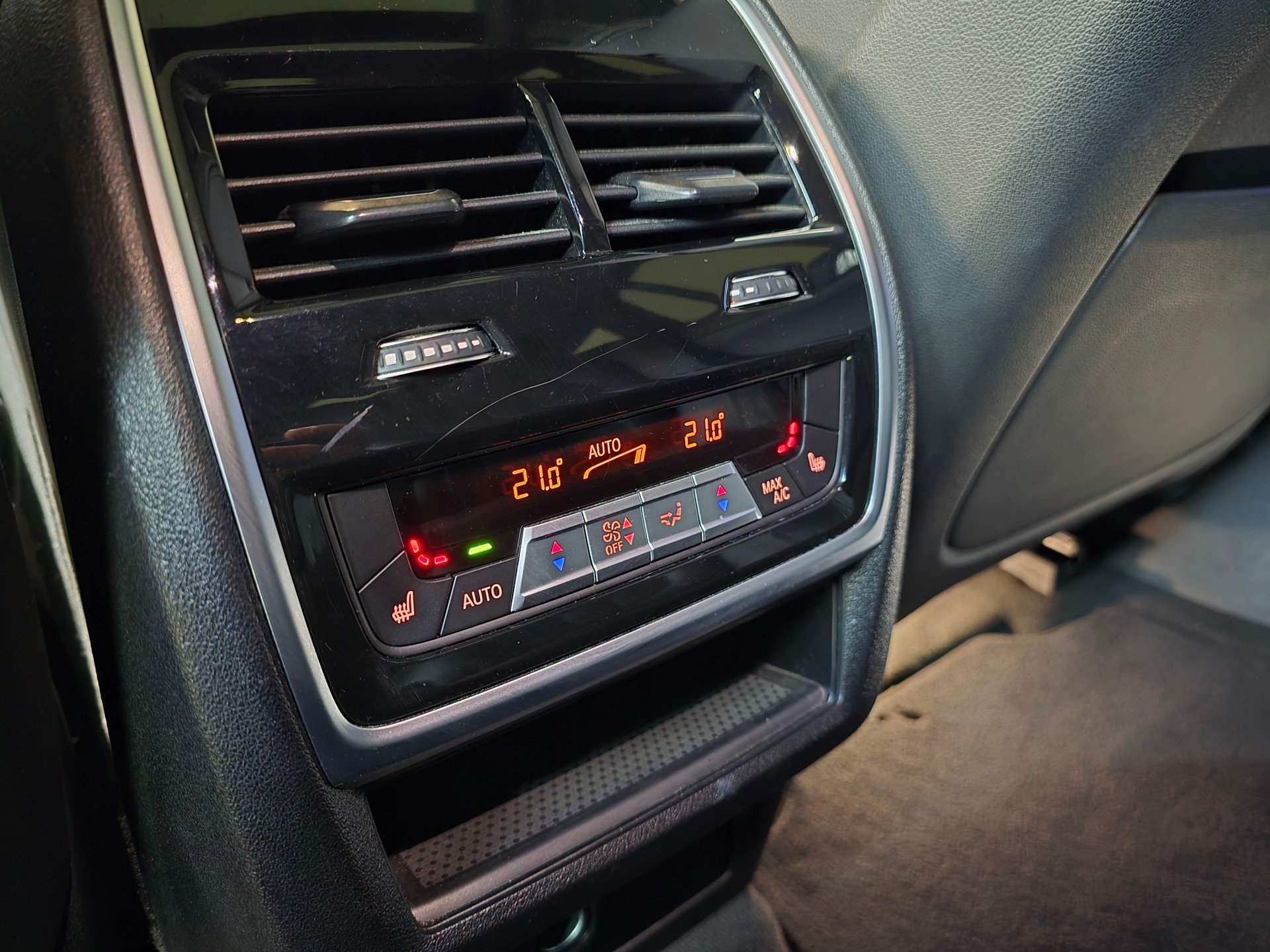 BMW X6 xDrive 48V 40d Steptronic-image-23