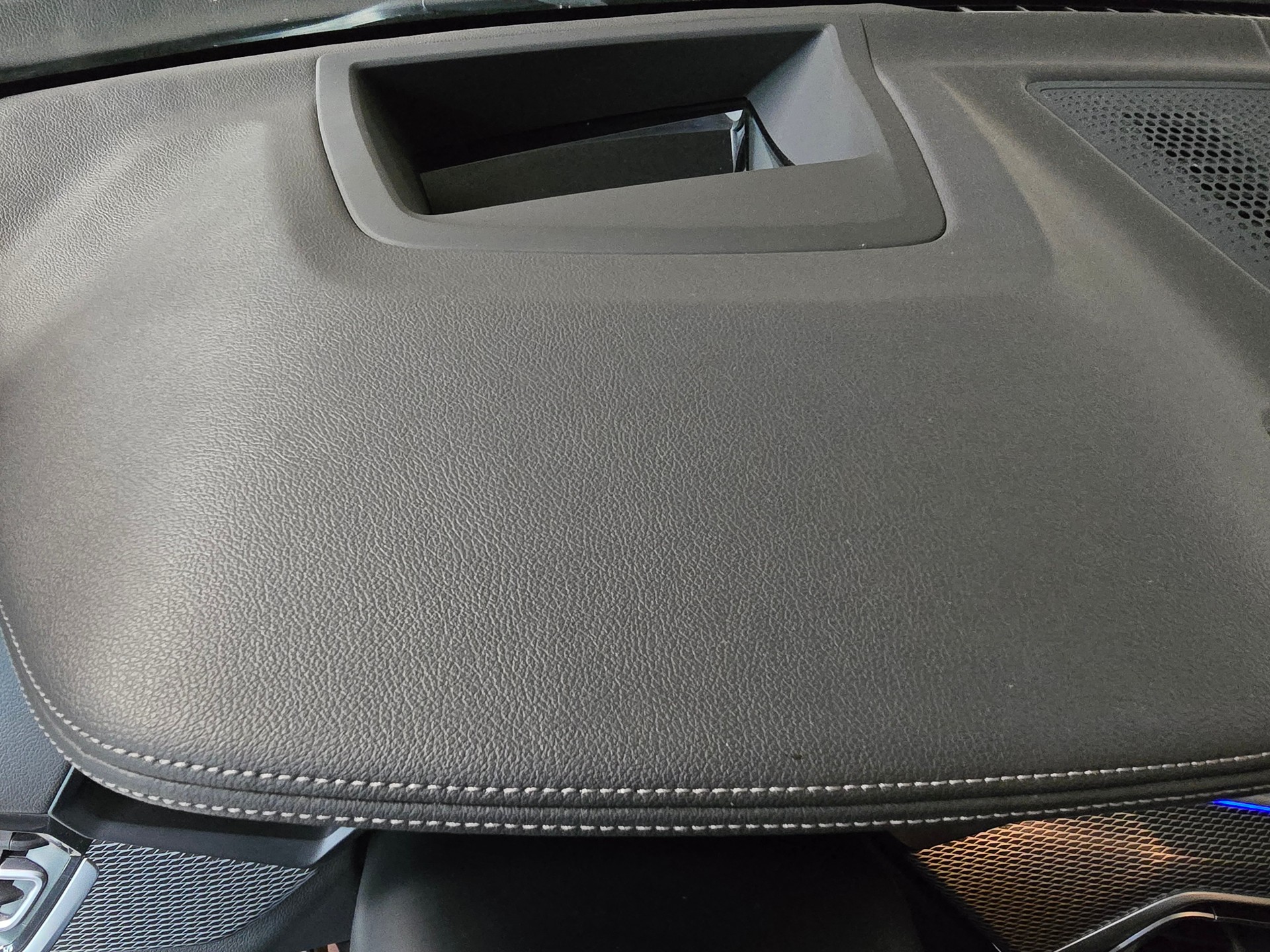 BMW X6 xDrive 48V 40d Steptronic-image-11