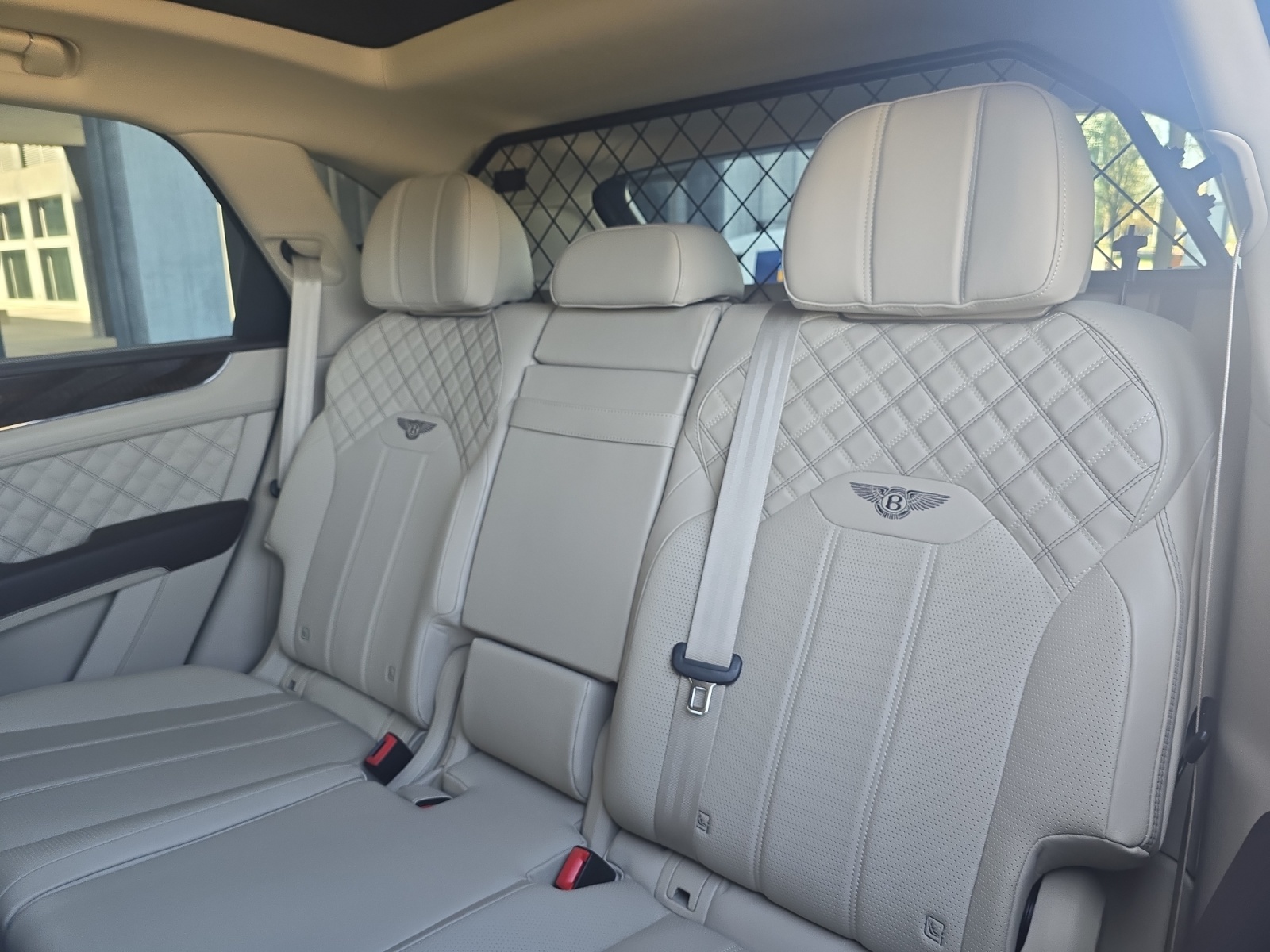 BENTLEY Bentayga V8 First Edition-image-15