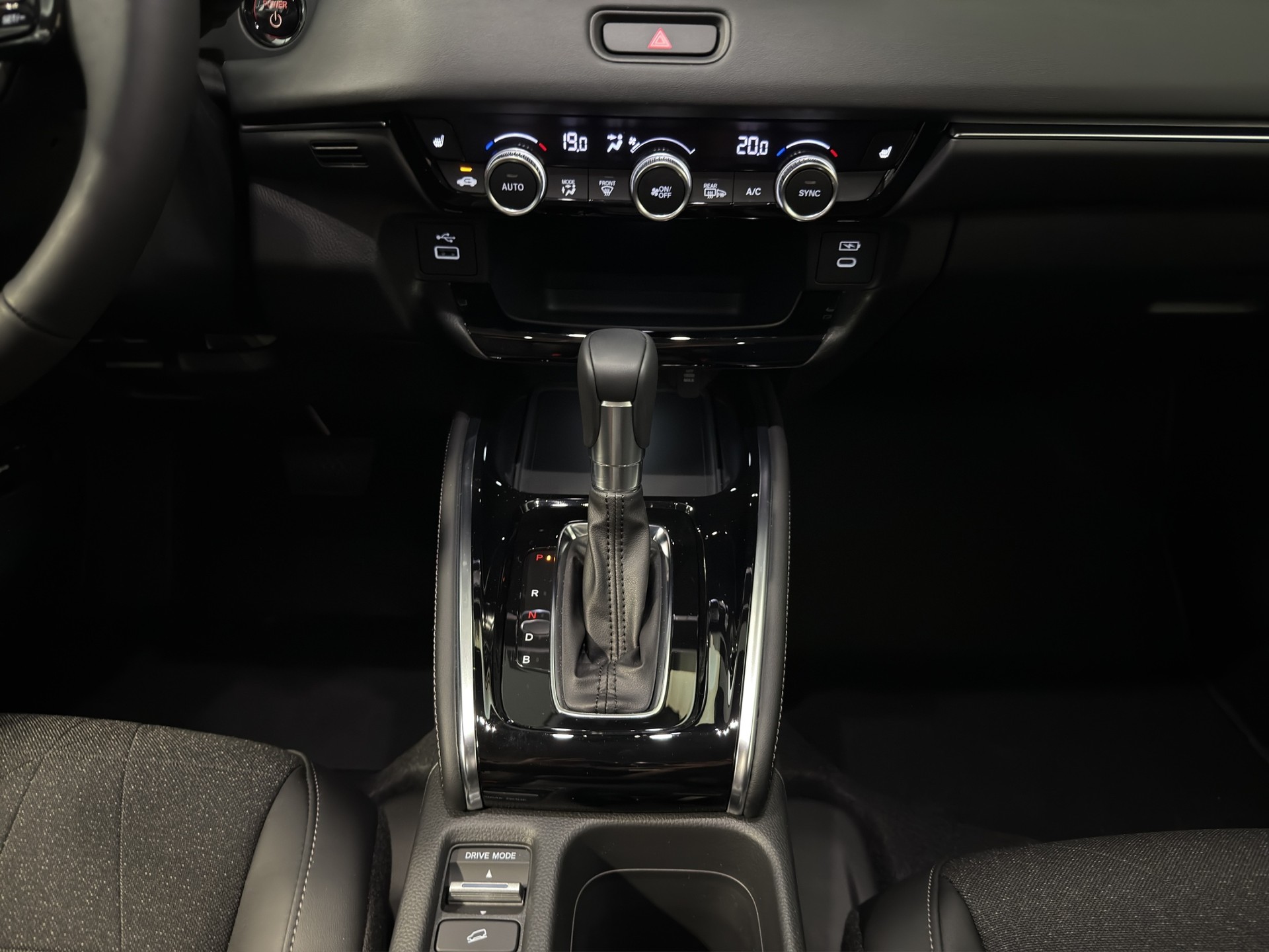 HONDA HR-V 1.5 i-MMD Advance Plus-image-6