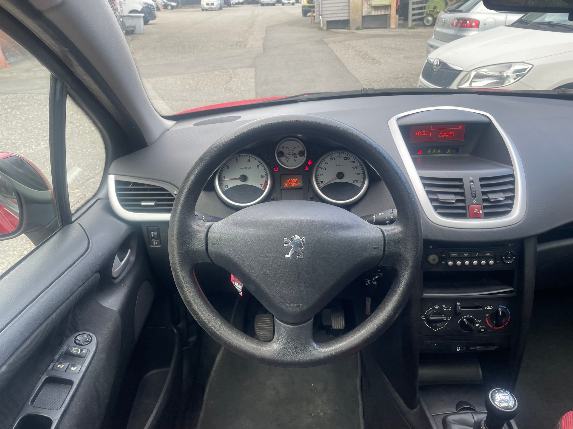 PEUGEOT 207 1.4 16V Look-image-5