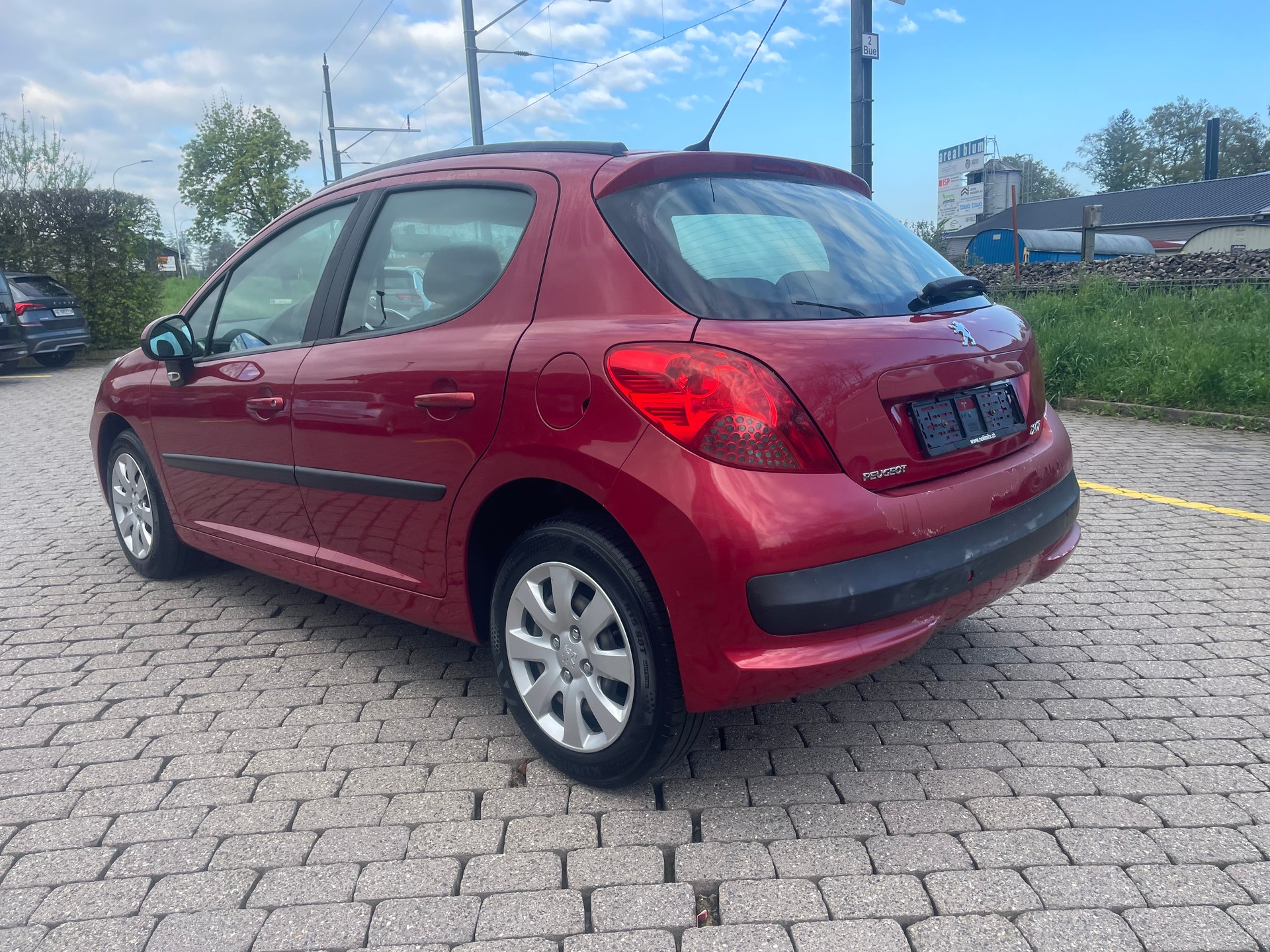 PEUGEOT 207 1.4 16V Look-image-2