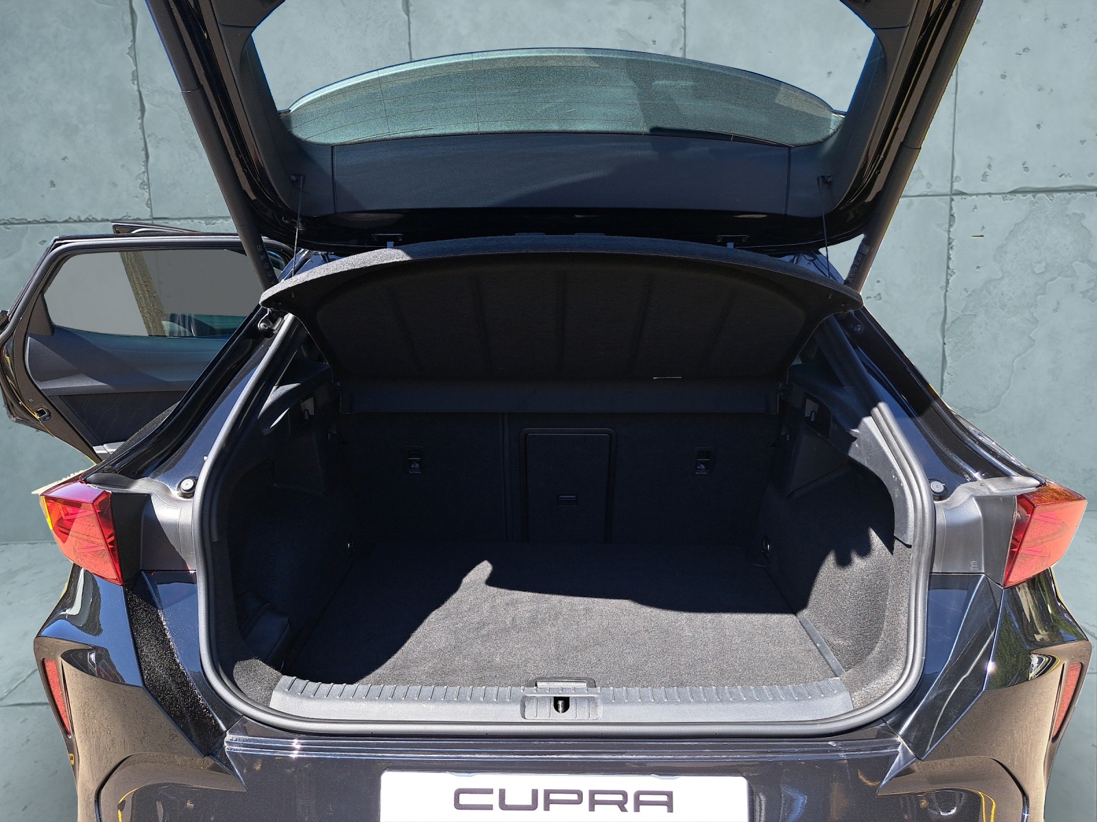 CUPRA Formentor 1.5 eTSI DSG-image-16
