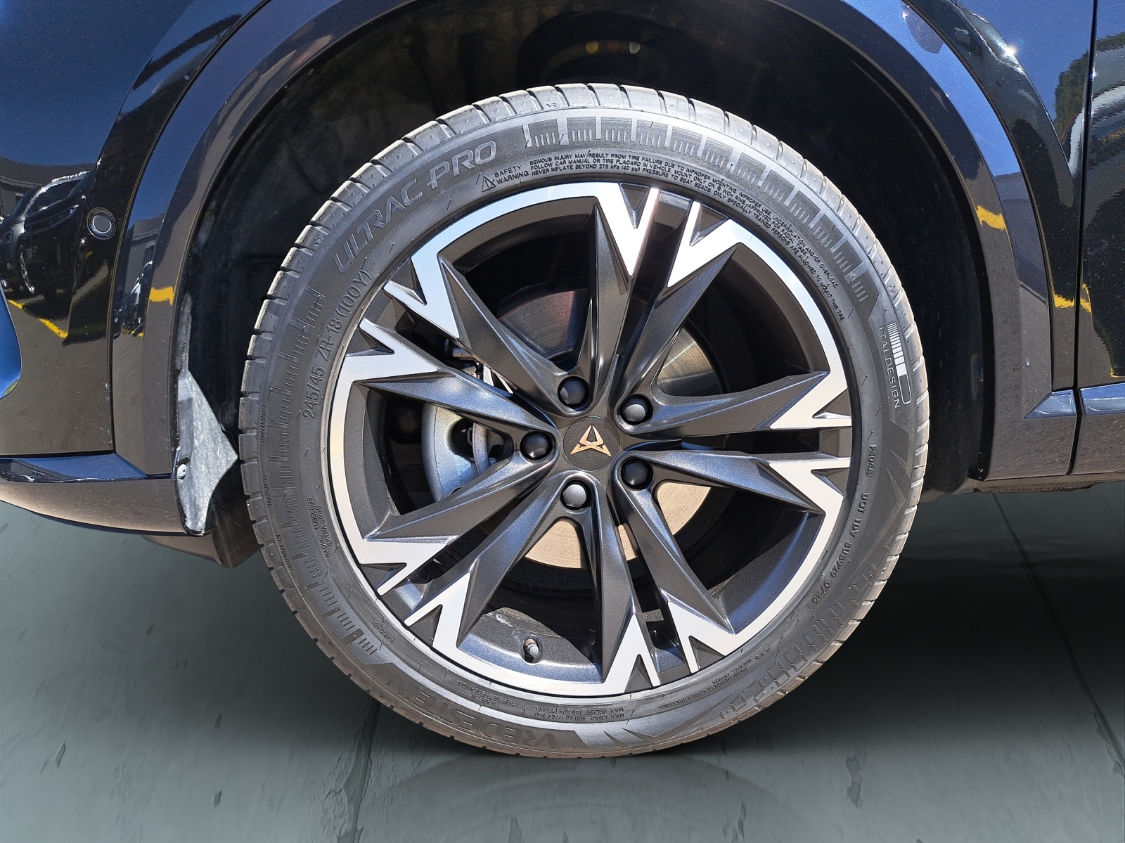 CUPRA Formentor 1.5 eTSI DSG-image-8