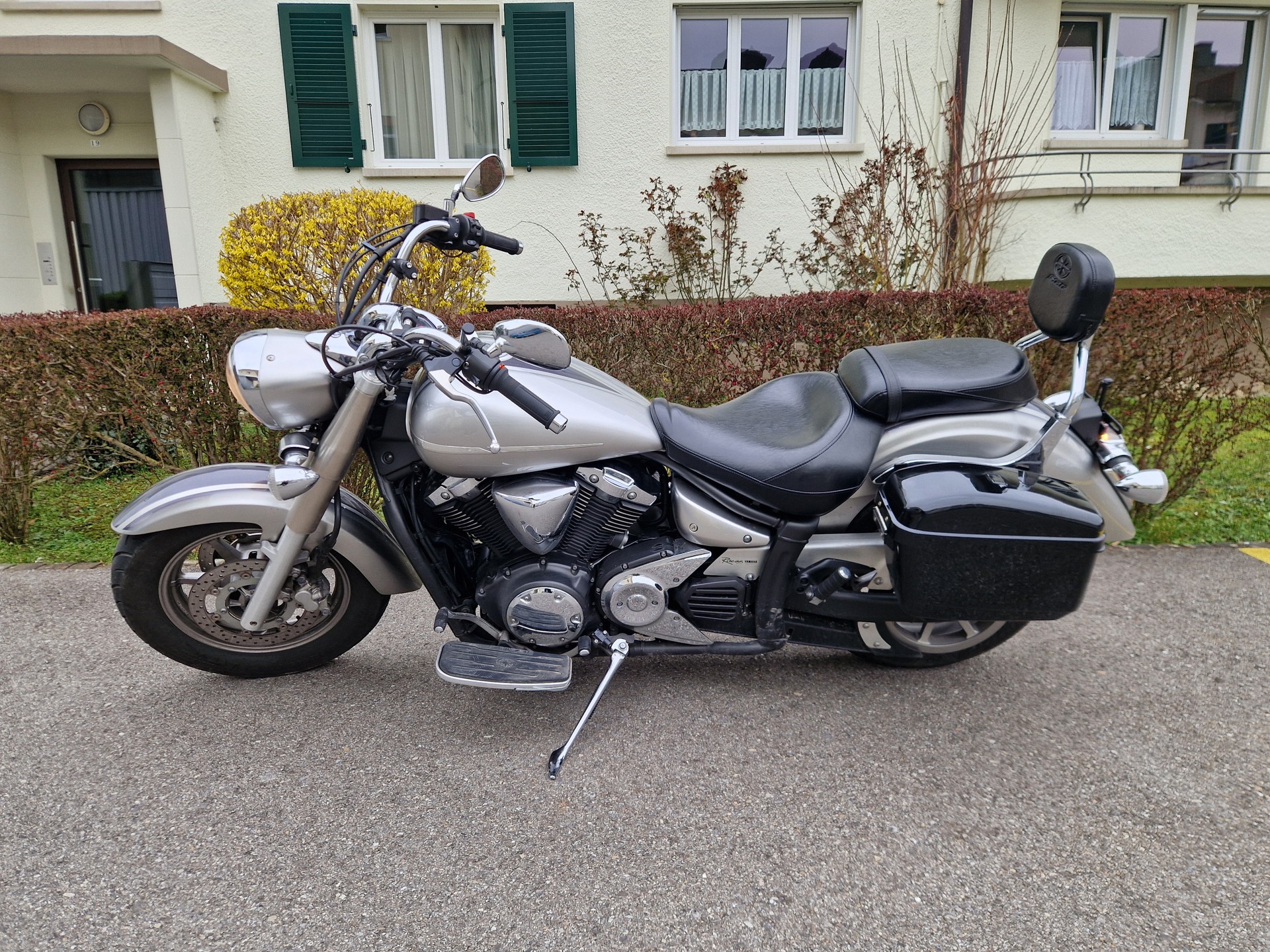 YAMAHA XVS 1300 A Midnight Star