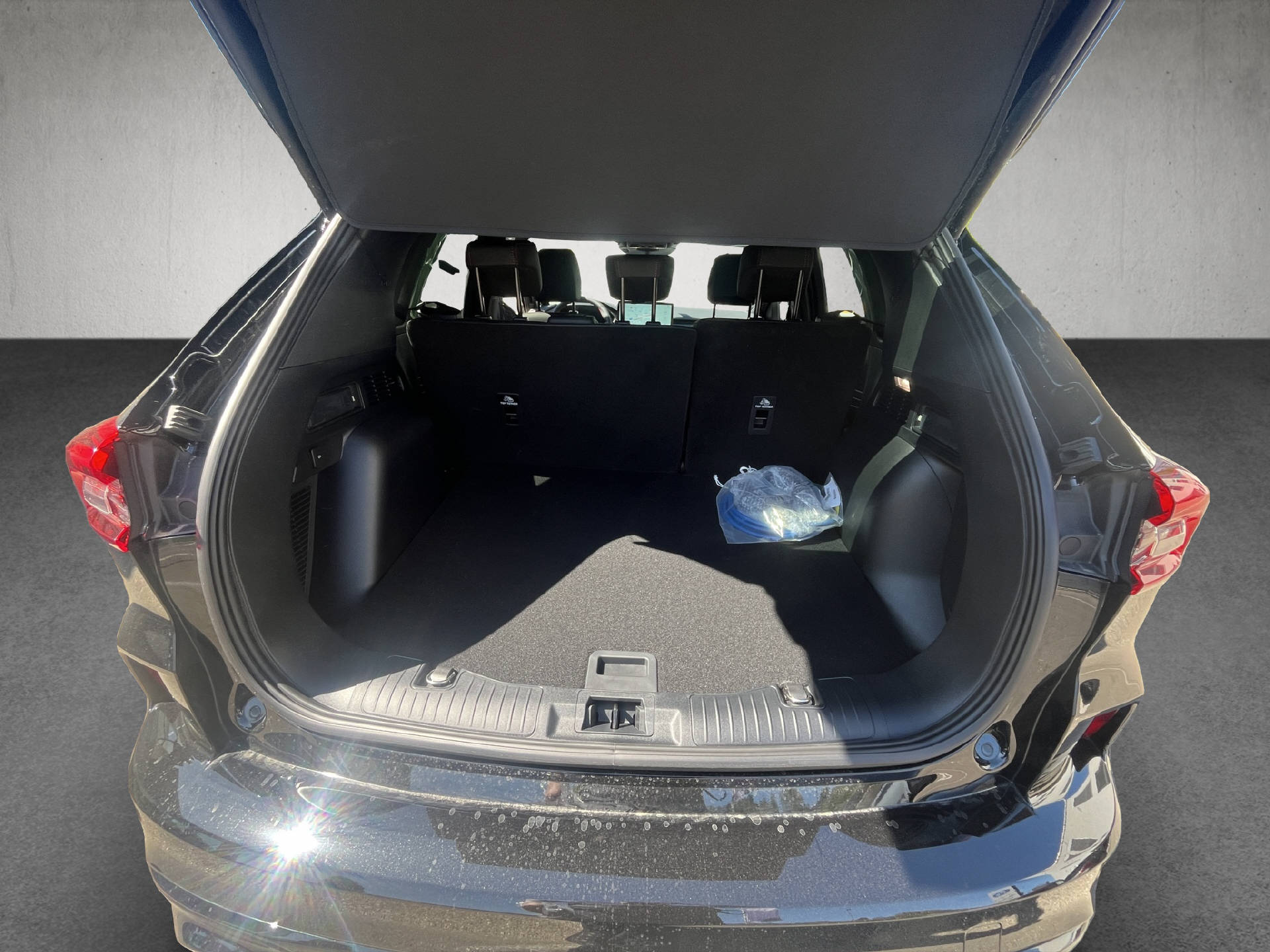 FORD Kuga 2.5 Plug-in Hybrid ST-Line X-image-20